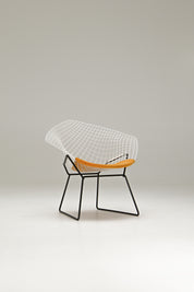 Diamond_Chair_by_Harry_Bertoia_for_Knoll_International,_1952_Design,_USA