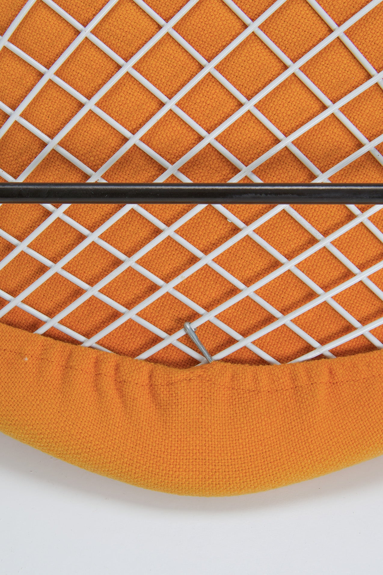 Wire_Chair_by_Harry_Bertoia_for_Knoll,_1952_Design,_USA