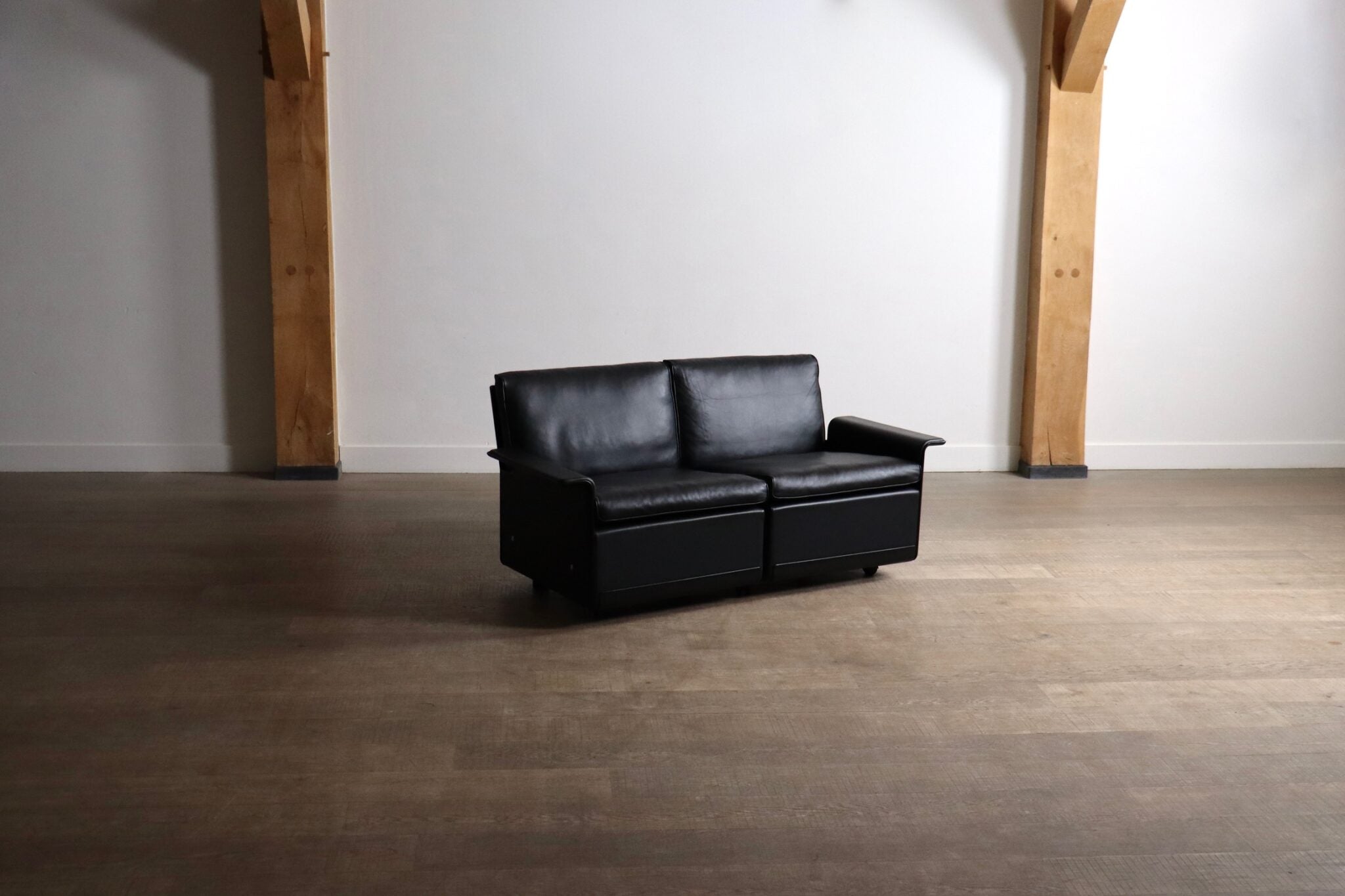 Dieter_Rams_Model_620_Two-Seater_Sofa_in_Black_Leather_for_Vitsœ,_1980s