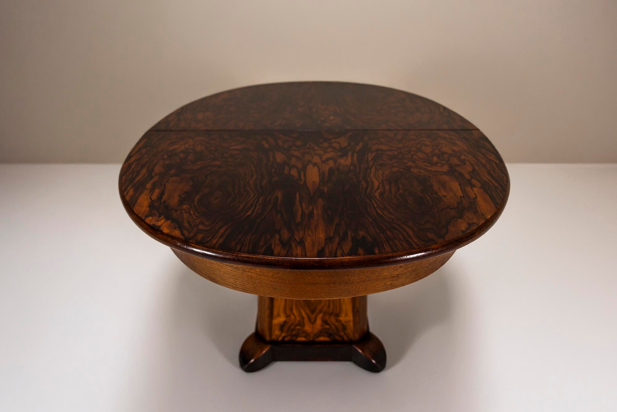 Dining_Table_by_Paul_Bromberg_for_Pander,_The_Netherlands_1927