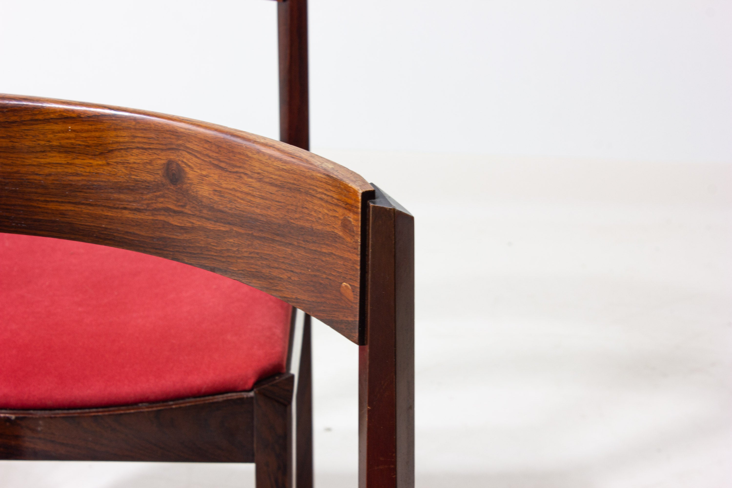 Set_of_4_Vintage_Italian_Rosewood_Dining_Chairs_by_Dino_Cavalli,_1970s_Red_Velvet_Mid_Century_Modern
