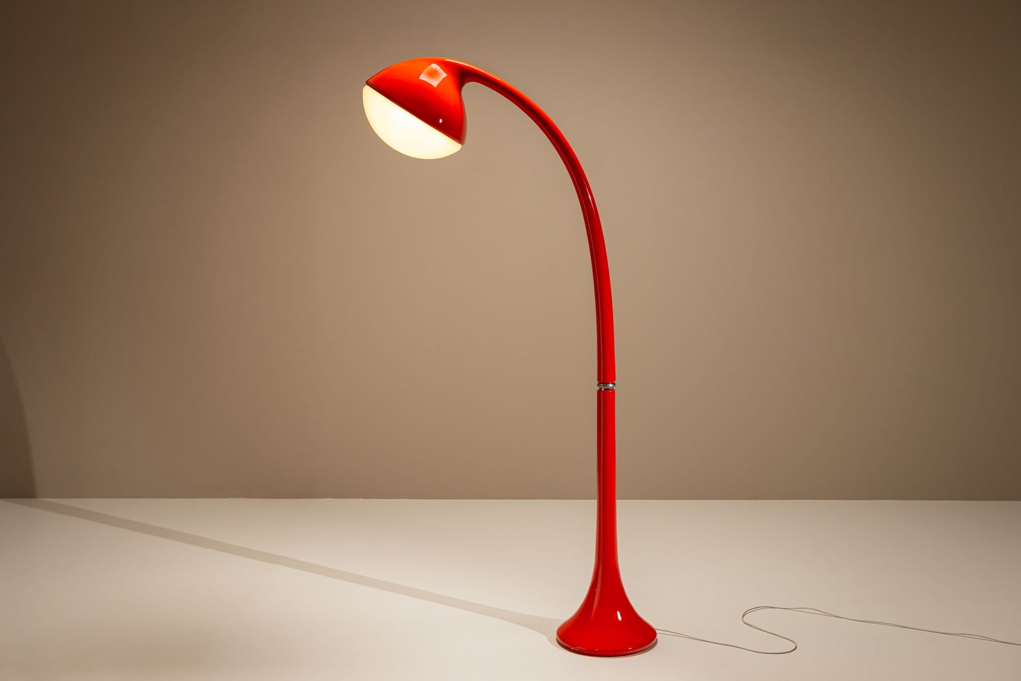Fabio_Lenci_DL5_Lampione_Floor_Lamp_for_Guzzini,_Red,_1970s