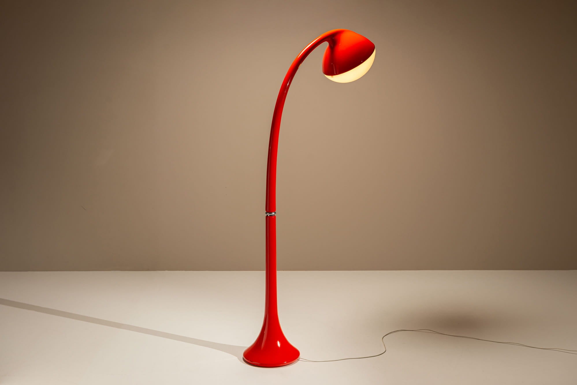 Fabio_Lenci_DL5_Lampione_Floor_Lamp_for_Guzzini,_Red,_1970s