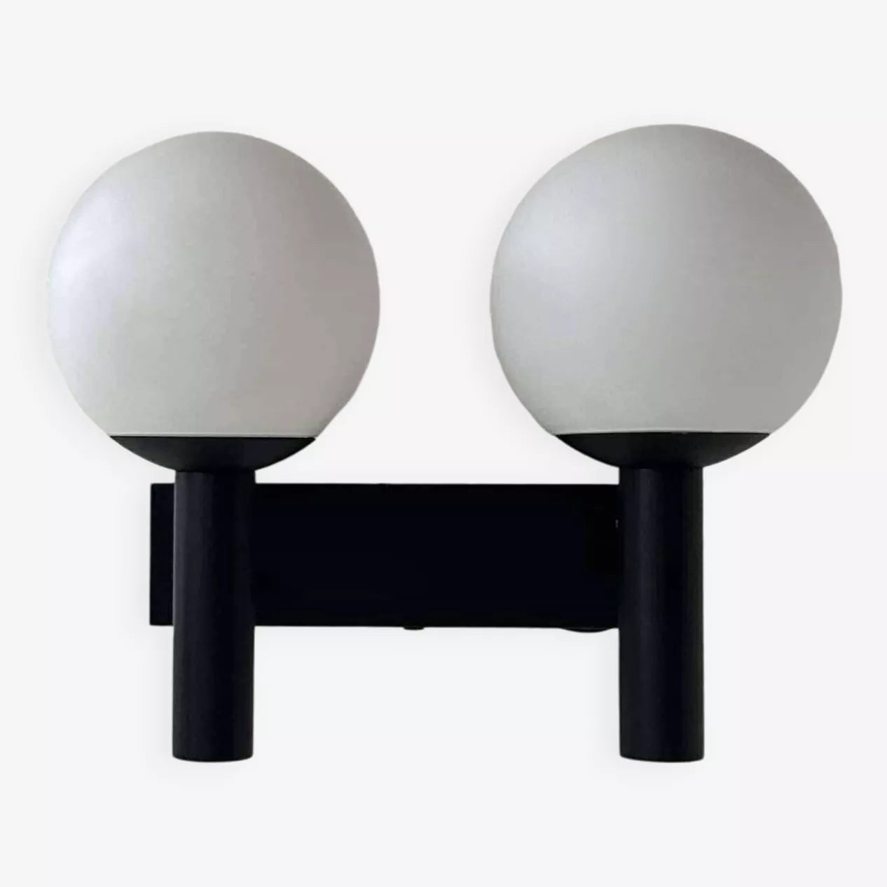 Double_Wall_Lamp_by_Raak,_Opaline_Glass_&_Black_Metal,_Mid_Century_Modern,_Netherlands_1960s