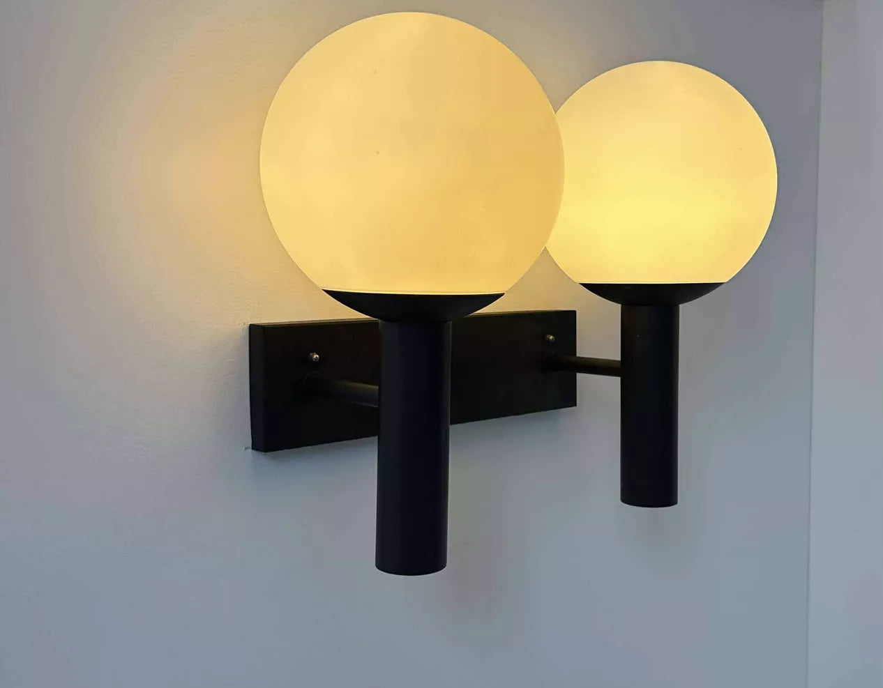 Double_Wall_Lamp_by_Raak,_Opaline_Glass_&_Black_Metal,_Mid_Century_Modern,_Netherlands_1960s