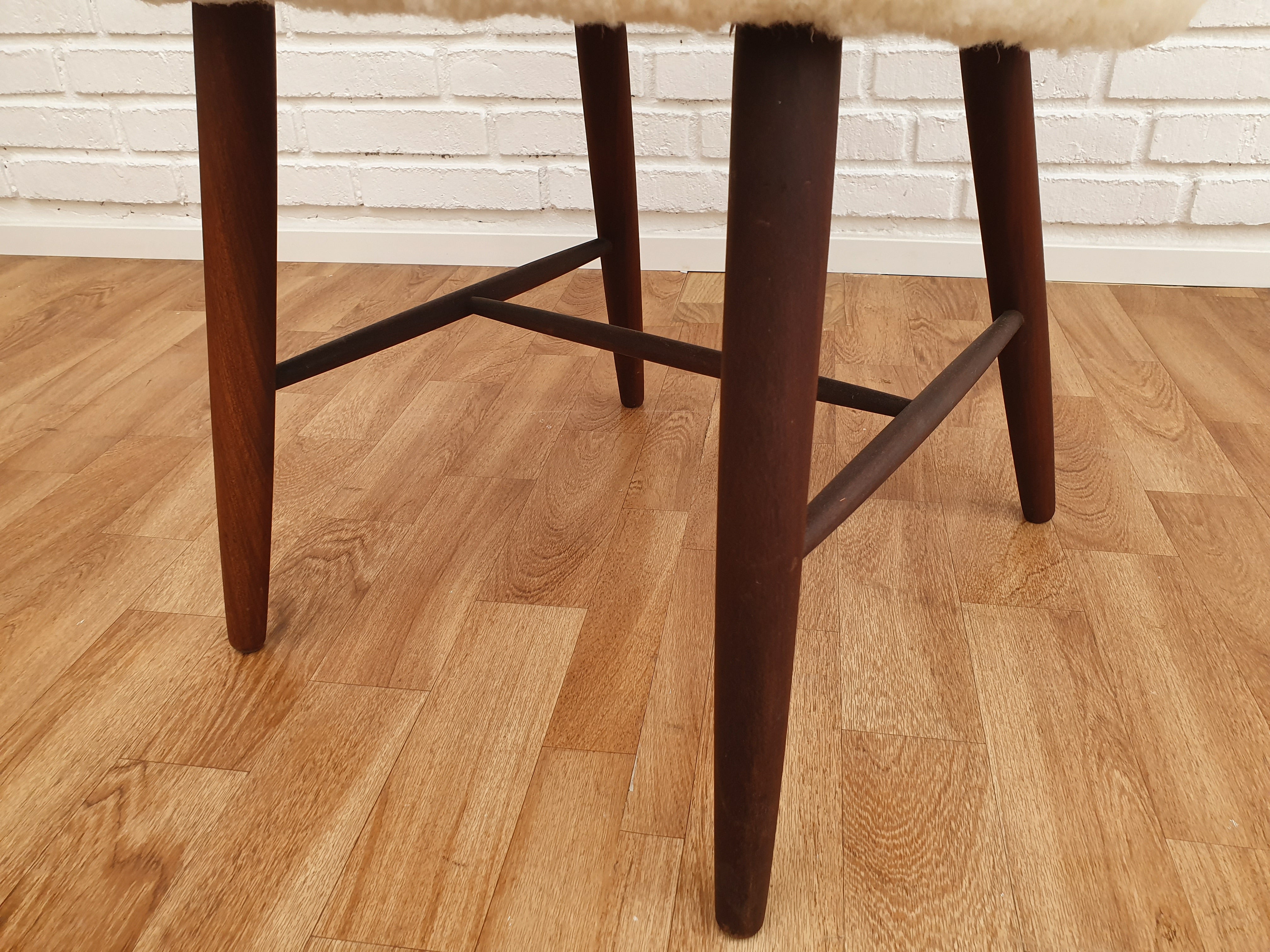 Dressing_Chair_by_Frode_Holm_circa_1960_Denmark