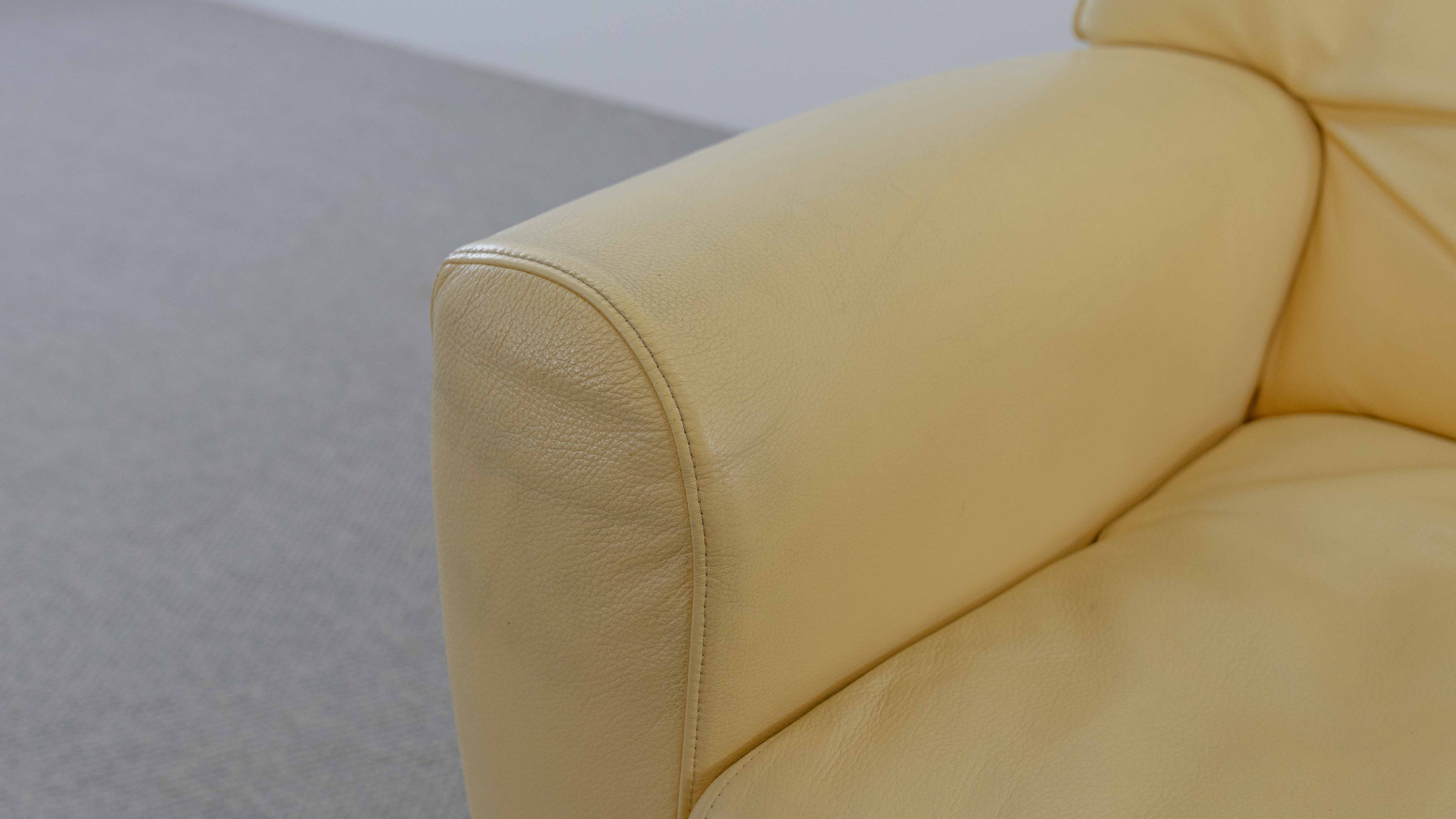 Drop_Armchair_by_Gerard_Van_den_Berg_for_Molteni_and_C_in_Yellow_Leather,_1990s