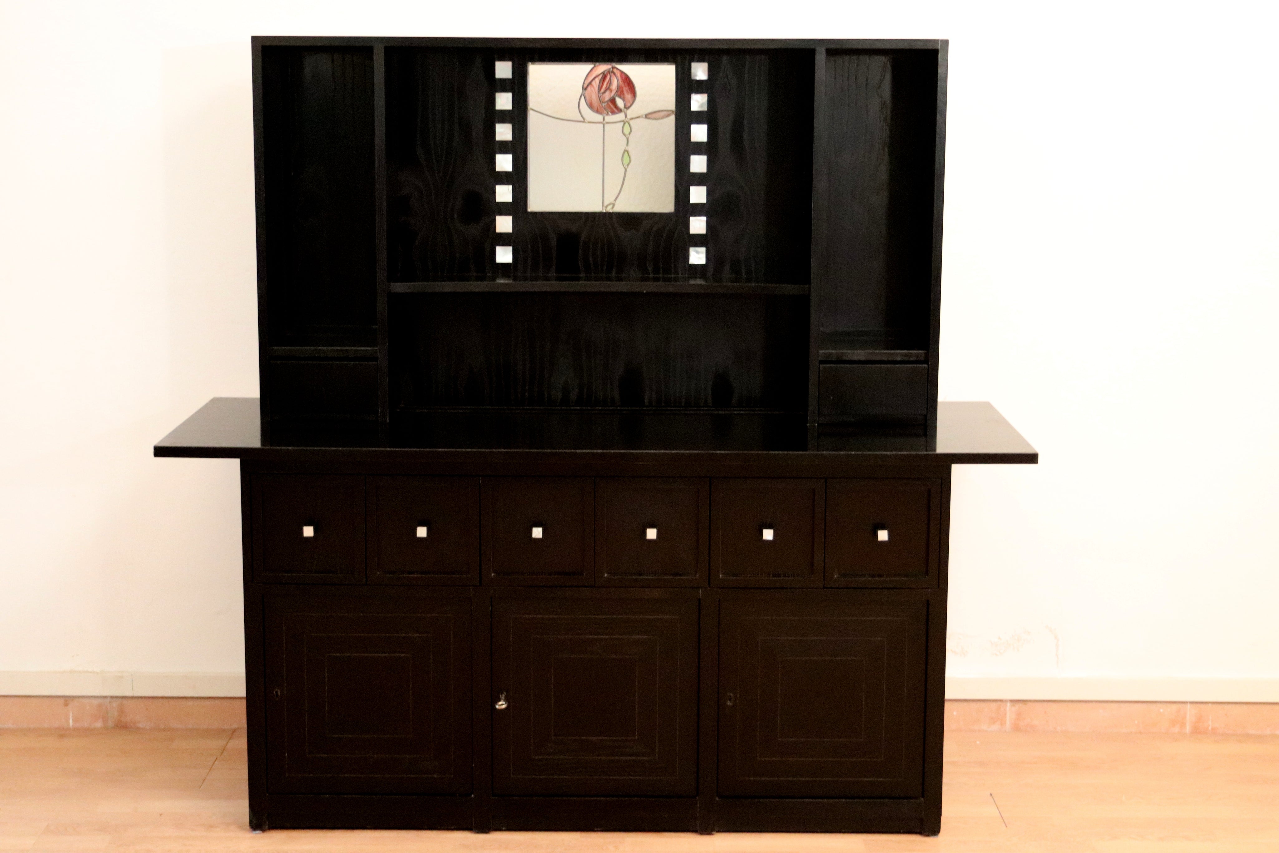 Charles_Rennie_Mackintosh_DS5_Sideboard_for_Cassina,_I_Maestri_Collection