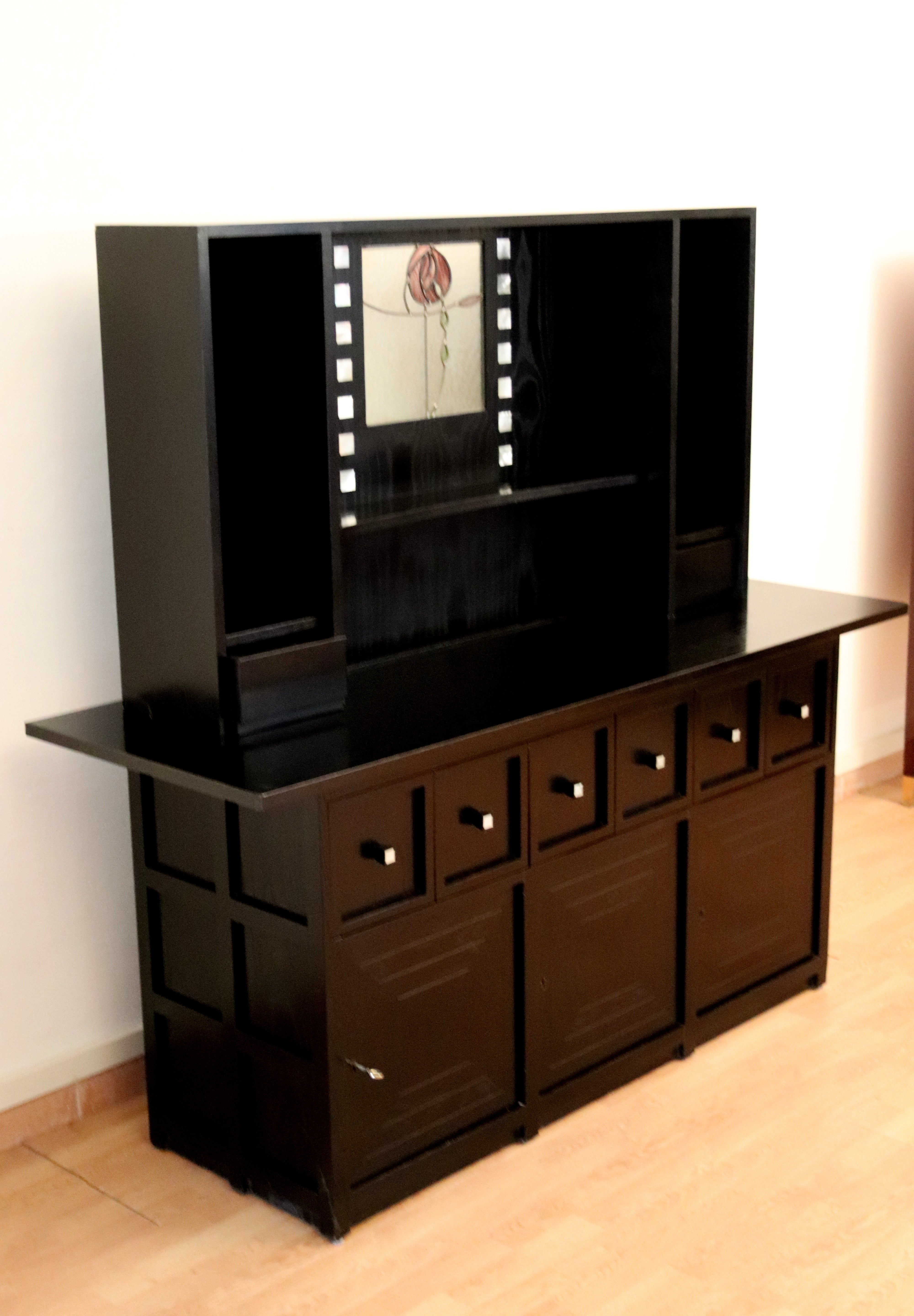 Charles_Rennie_Mackintosh_DS5_Sideboard_for_Cassina,_I_Maestri_Collection