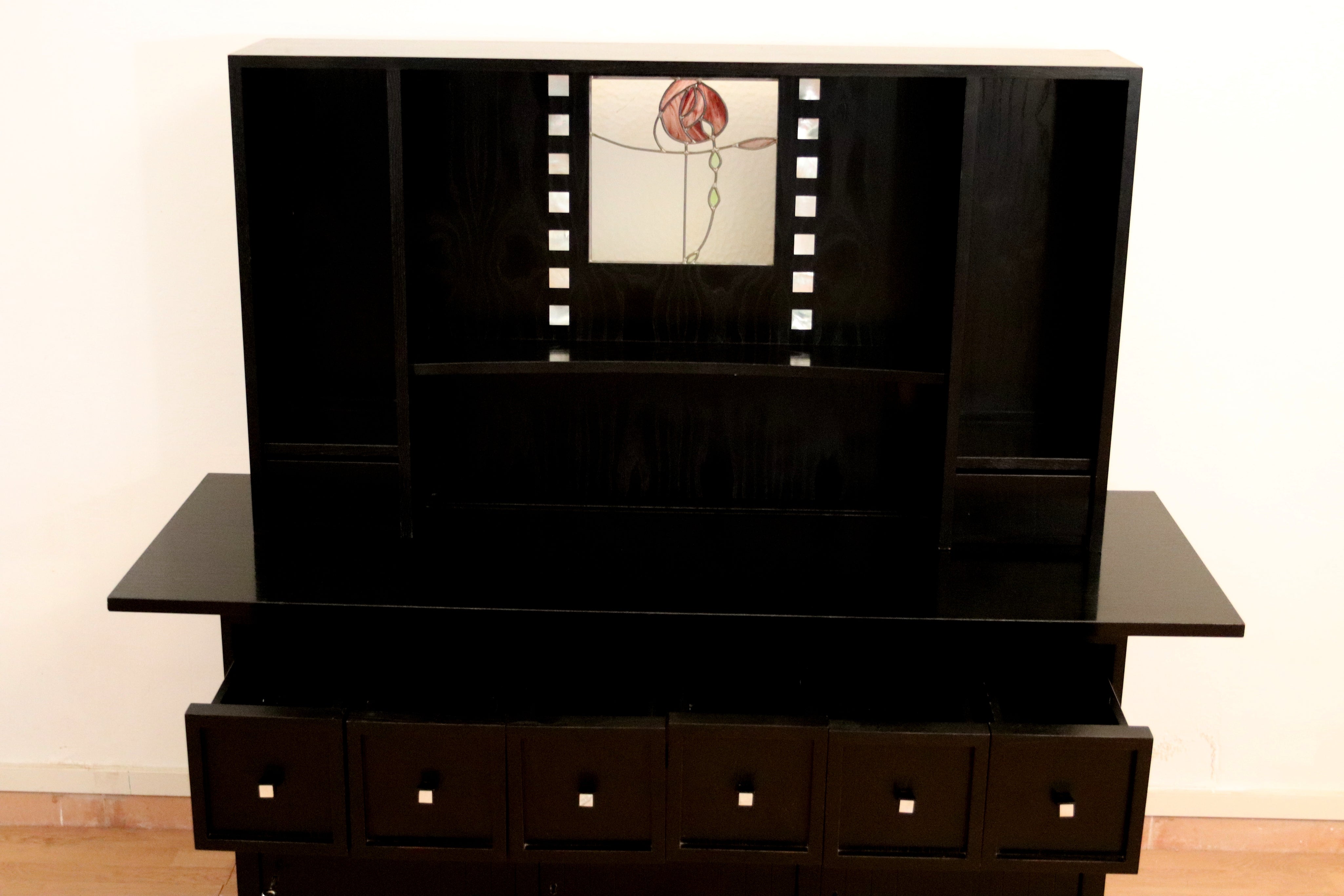 Charles_Rennie_Mackintosh_DS5_Sideboard_for_Cassina,_I_Maestri_Collection