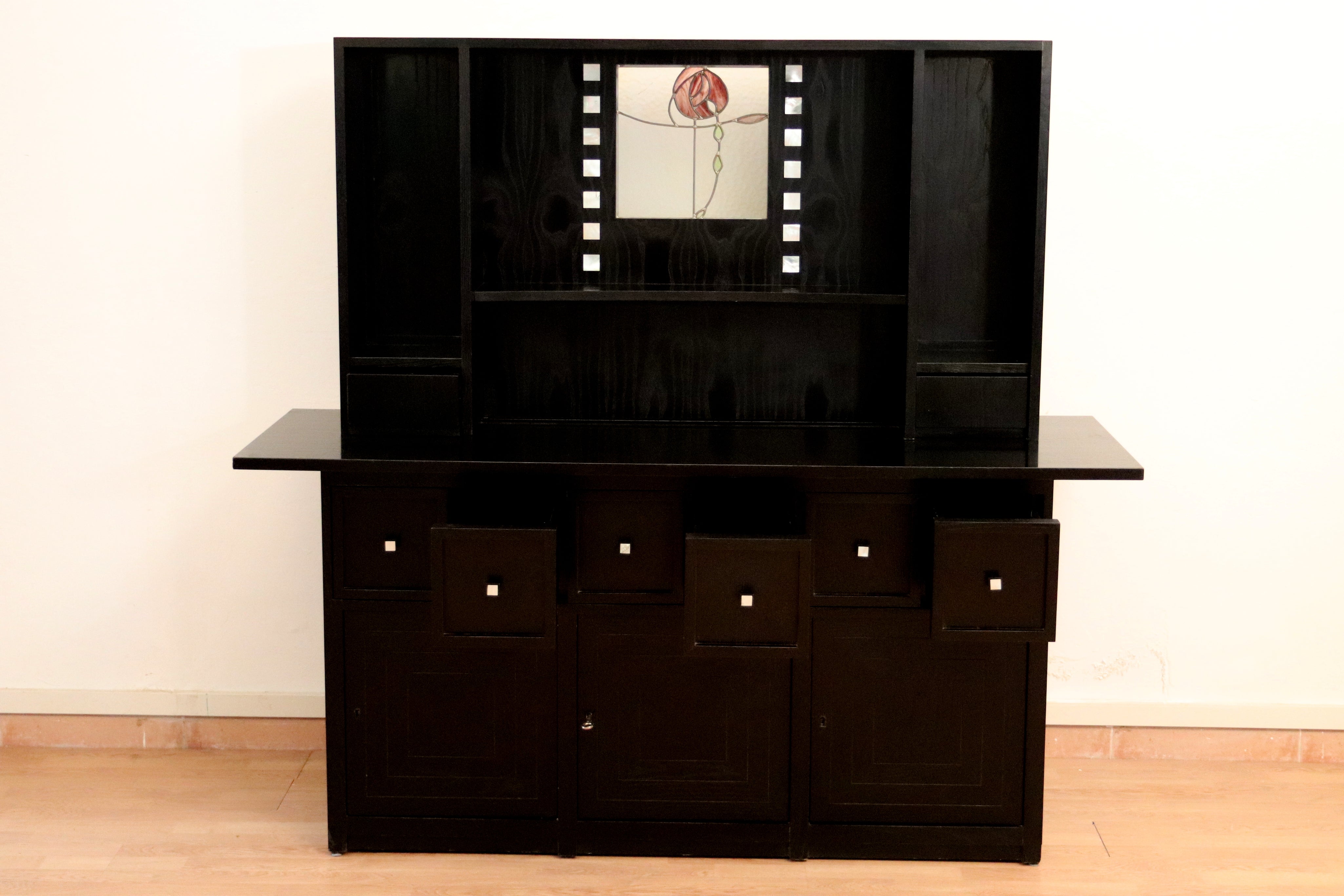 Charles_Rennie_Mackintosh_DS5_Sideboard_for_Cassina,_I_Maestri_Collection