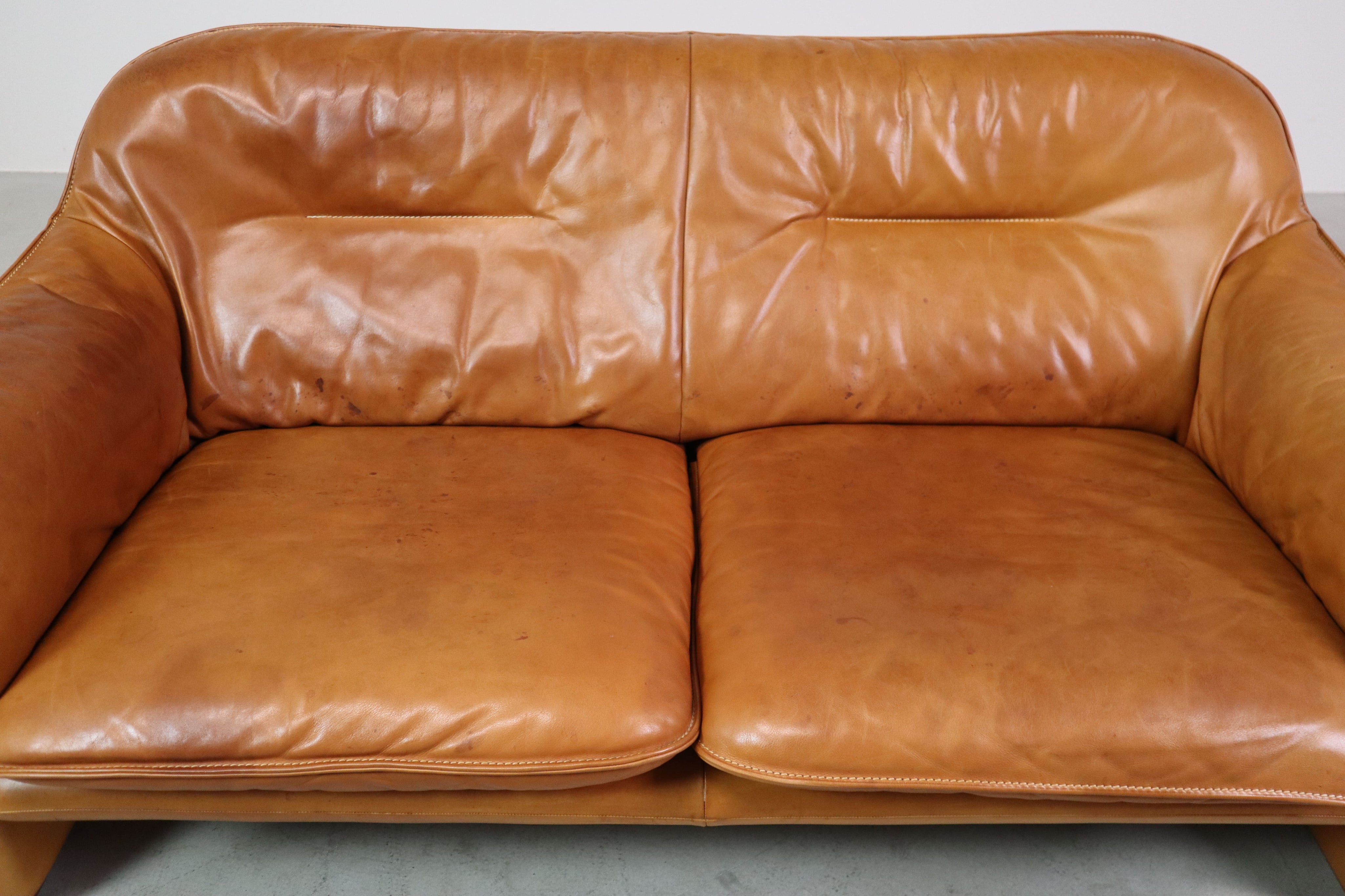 DS-16_Cognac_leather_sofa_by_De_Sede_Switzerland,_1970s