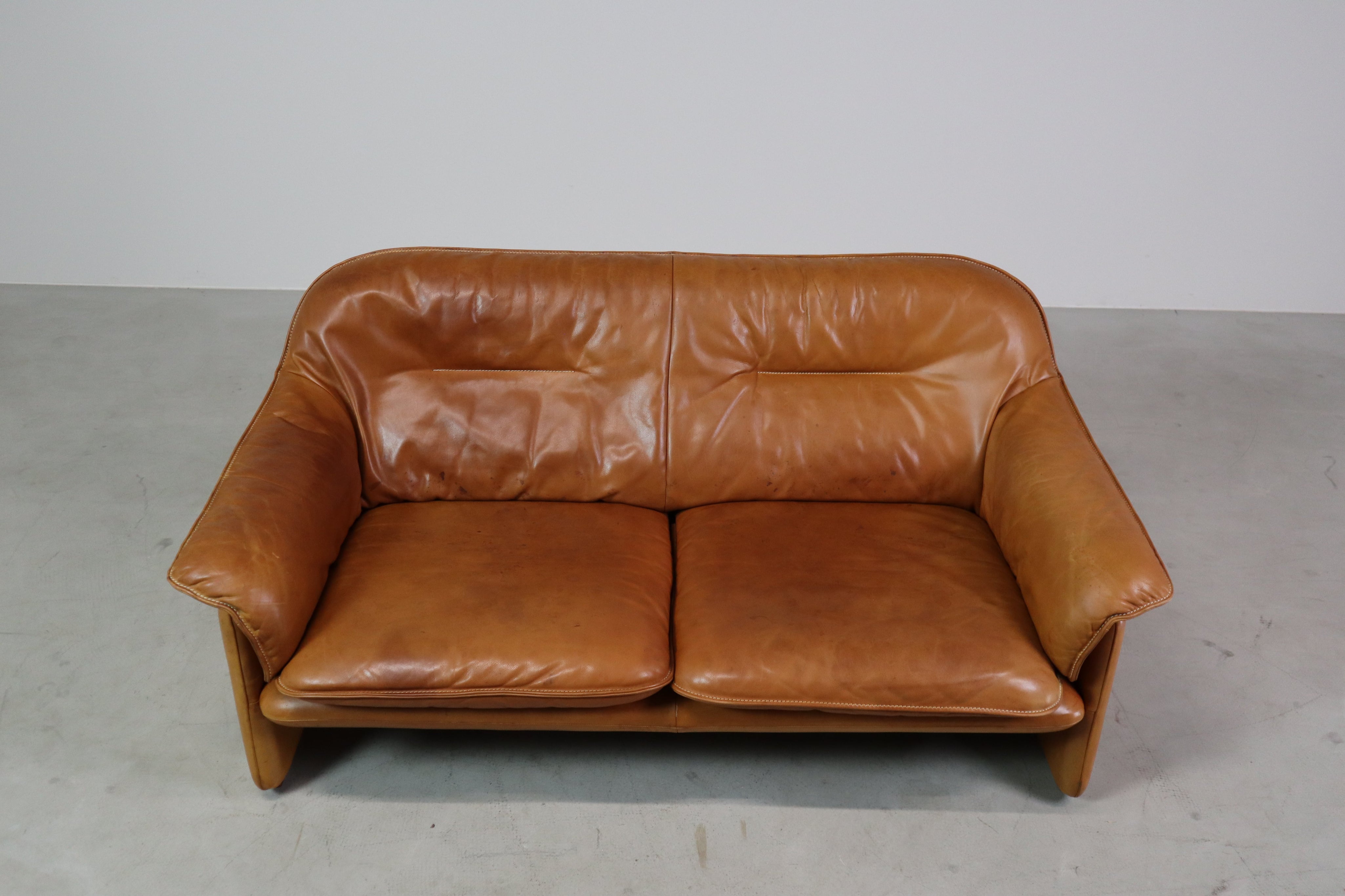 DS-16_Cognac_leather_sofa_by_De_Sede_Switzerland,_1970s