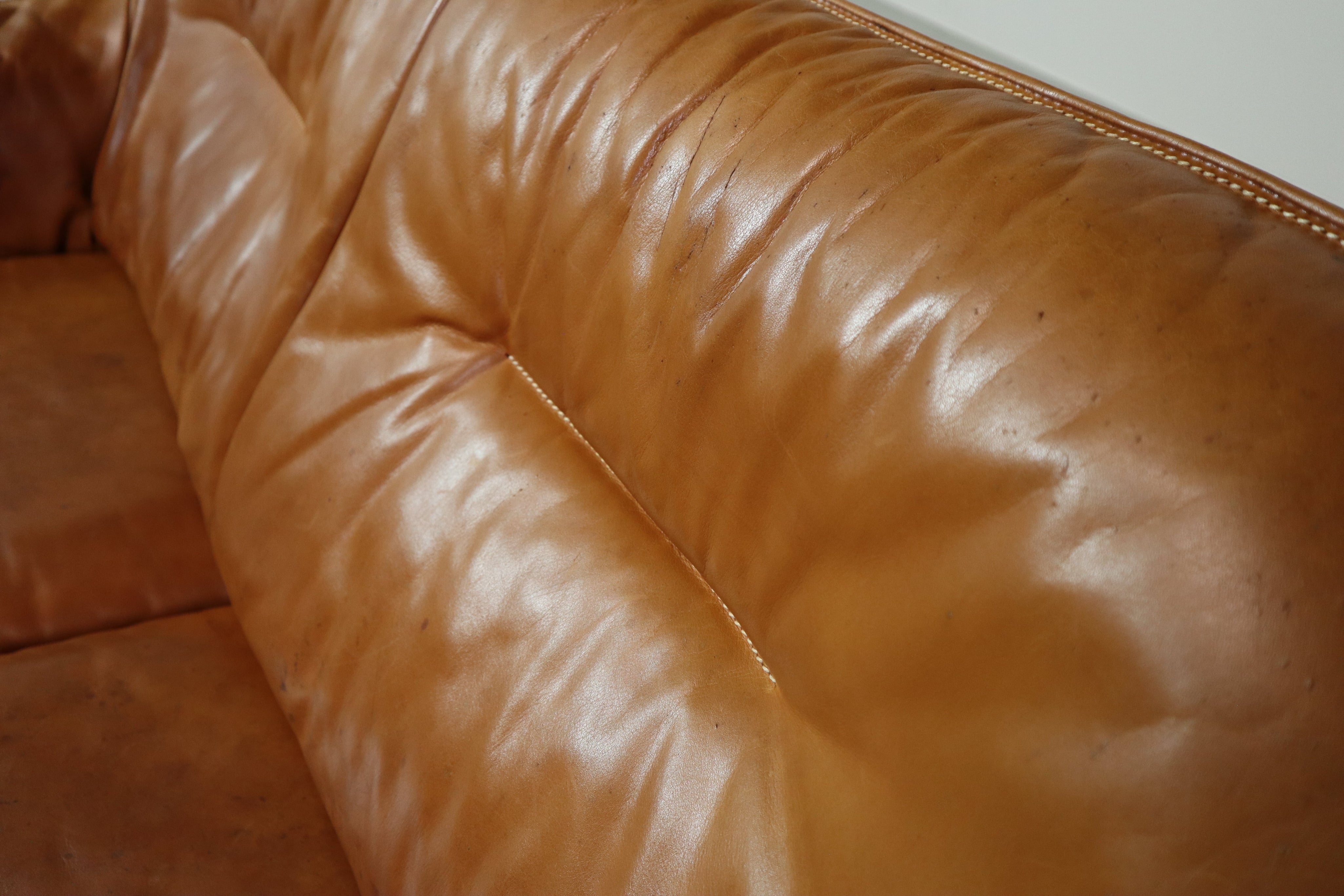 DS-16_Cognac_leather_sofa_by_De_Sede_Switzerland,_1970s