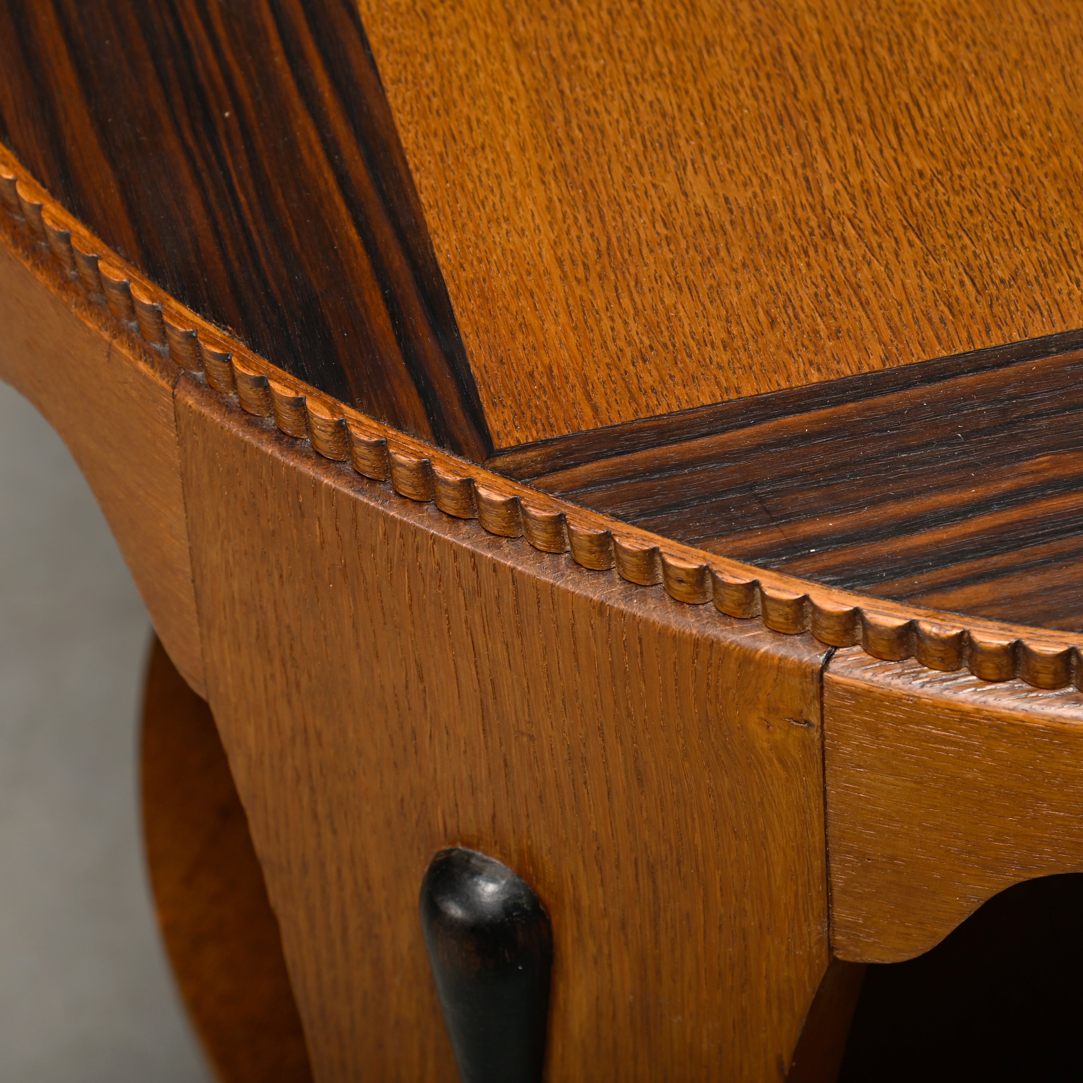 Amsterdam_School_Coffee_Table,_Oak_&_Coromandel_Veneer,_Art_Deco_Netherlands_1930s