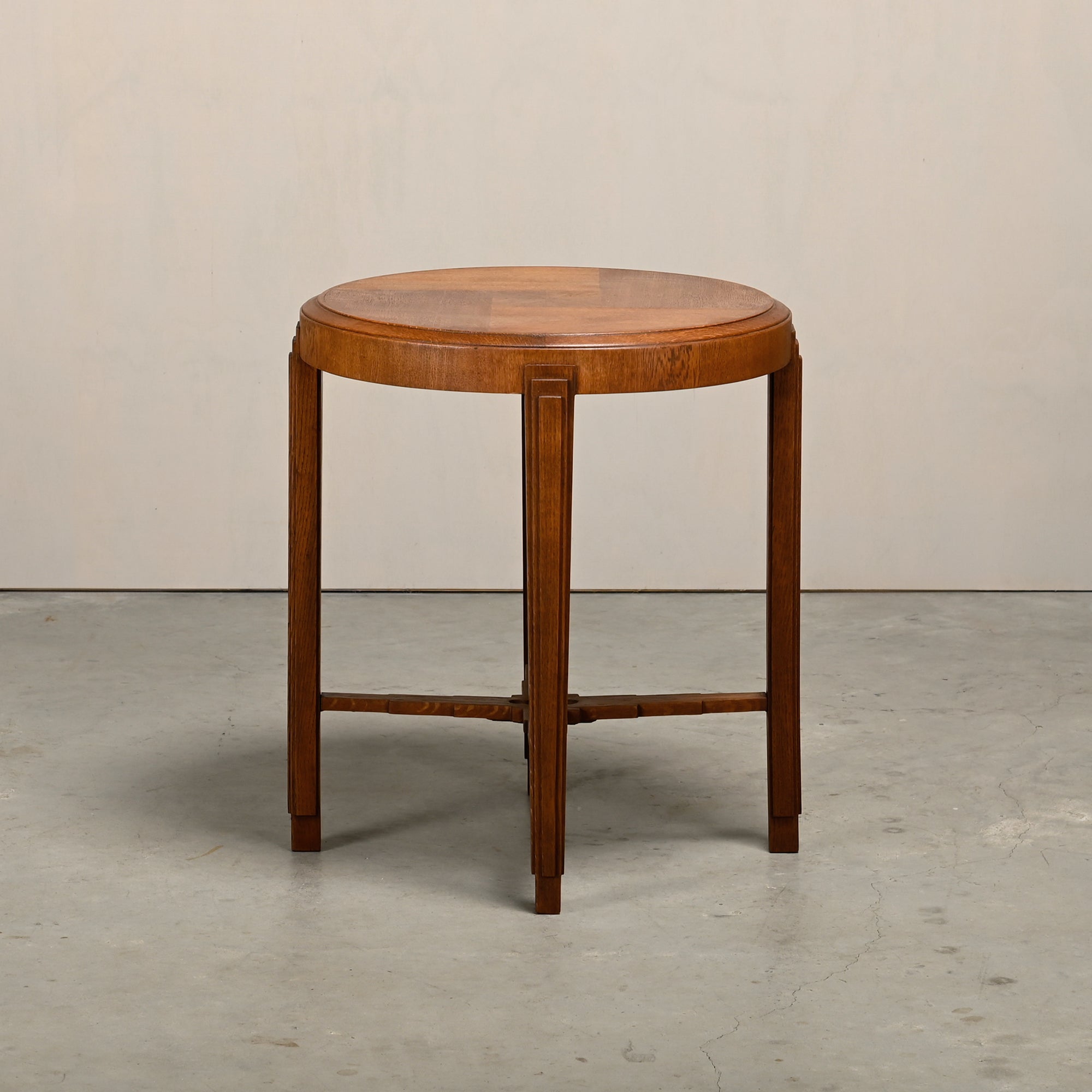 Art_Deco_Side_Table_in_Amsterdam_School_Style,_Solid_Oak,_Netherlands,_1930s