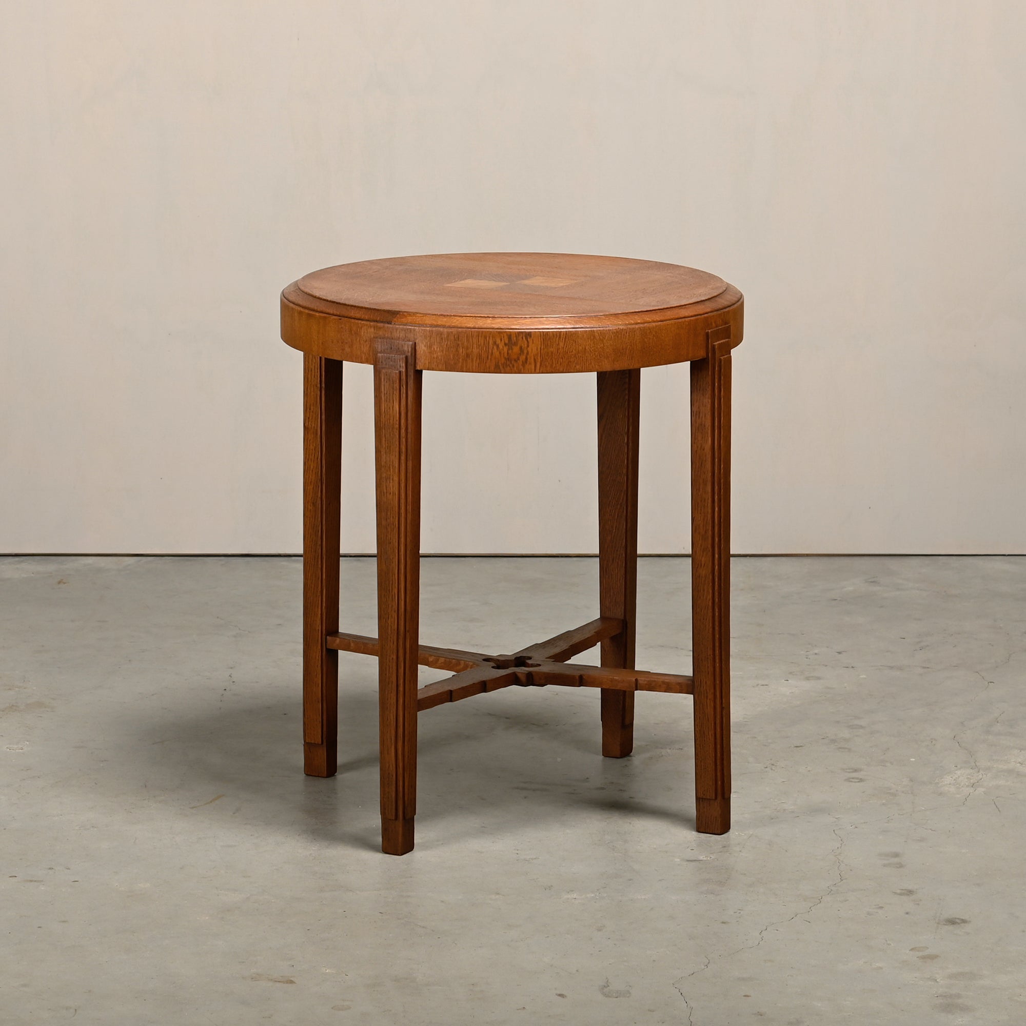 Art_Deco_Side_Table_in_Amsterdam_School_Style,_Solid_Oak,_Netherlands,_1930s