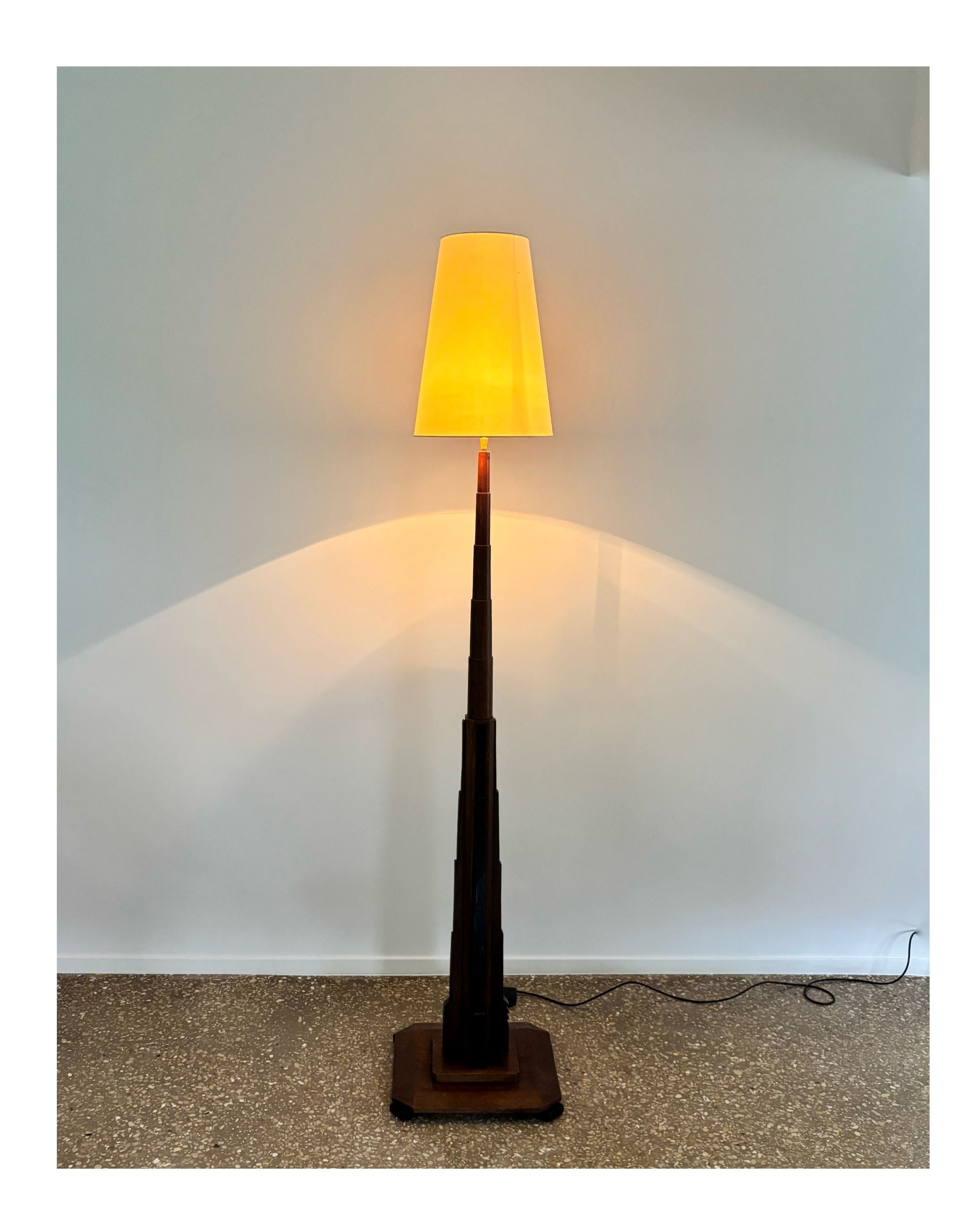 Amsterdam_School_Art_Deco_Sculptural_Oak_Floor_Lamp,_Netherlands,_1930s