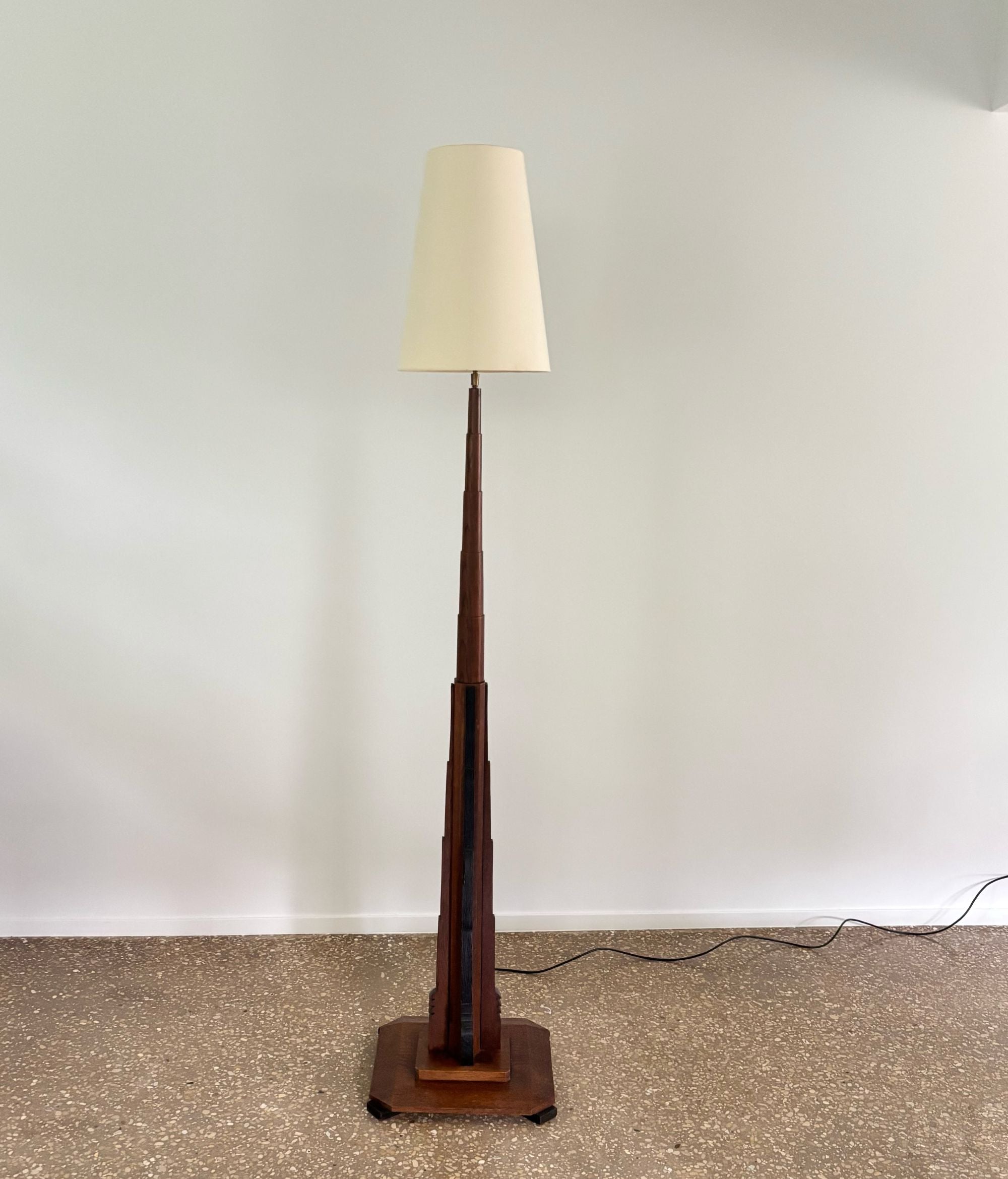 Amsterdam_School_Art_Deco_Sculptural_Oak_Floor_Lamp,_Netherlands,_1930s