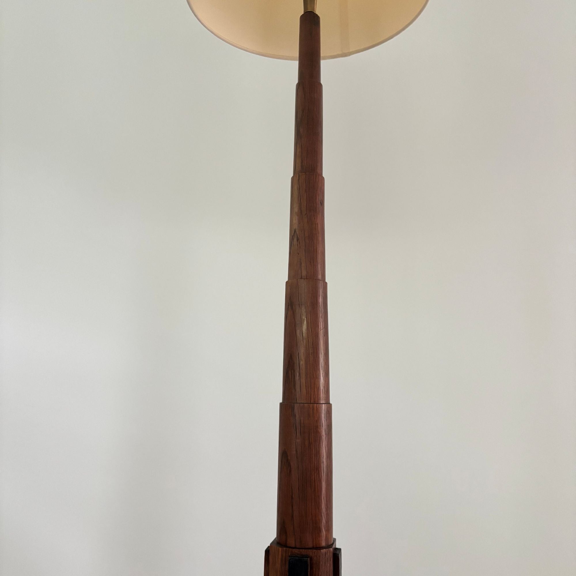 Amsterdam_School_Art_Deco_Sculptural_Oak_Floor_Lamp,_Netherlands,_1930s