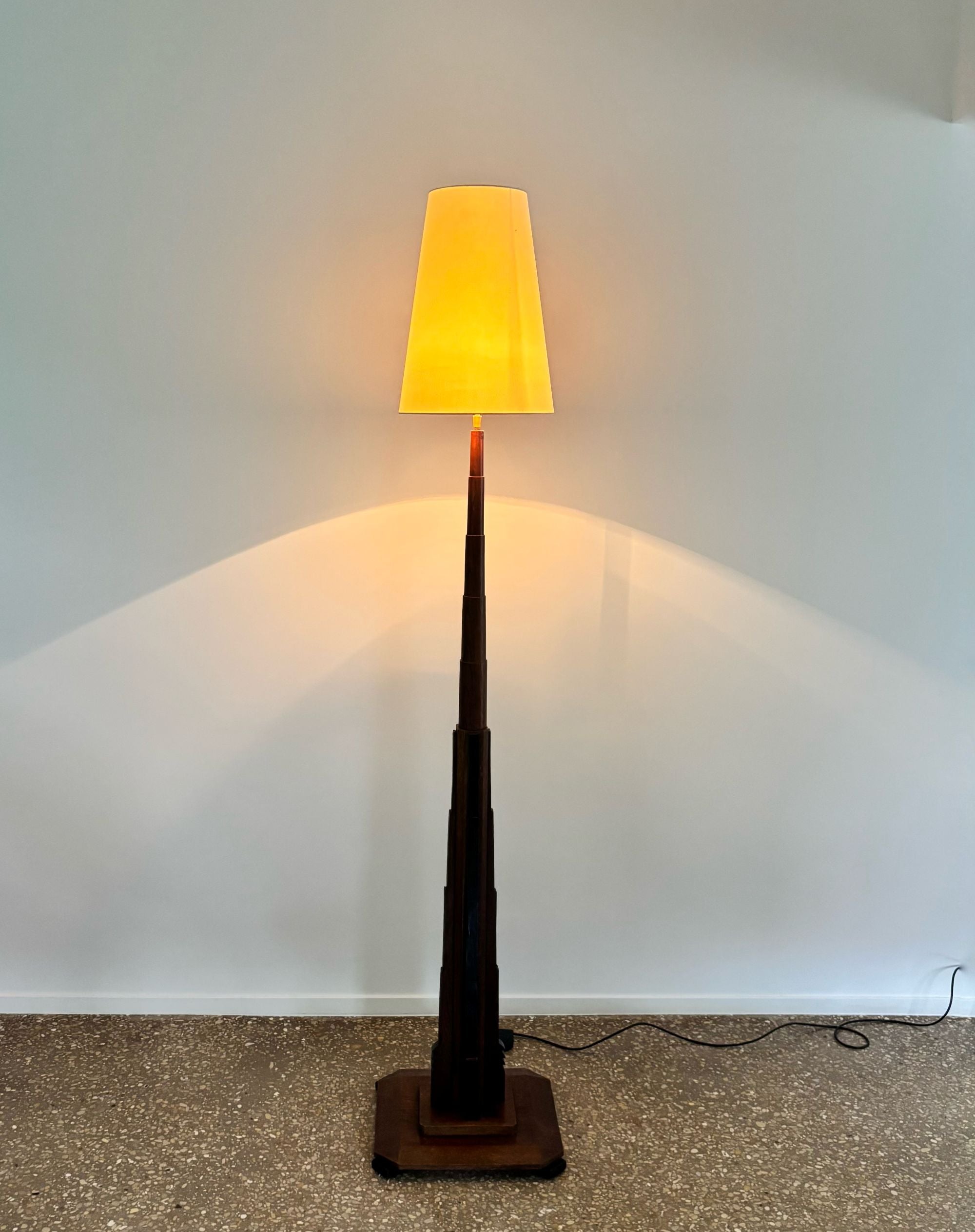 Amsterdam_School_Art_Deco_Sculptural_Oak_Floor_Lamp,_Netherlands,_1930s