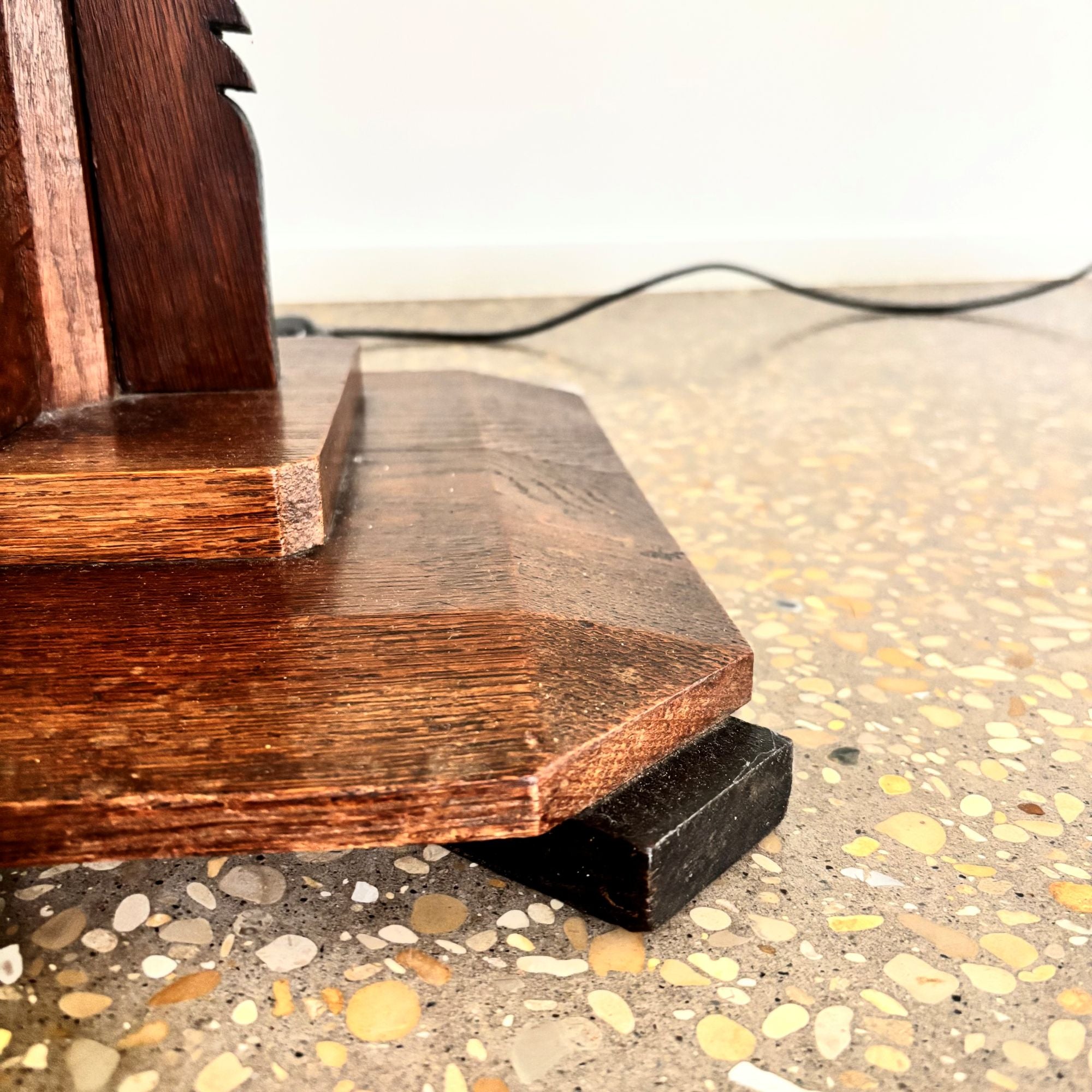 Amsterdam_School_Art_Deco_Sculptural_Oak_Floor_Lamp,_Netherlands,_1930s