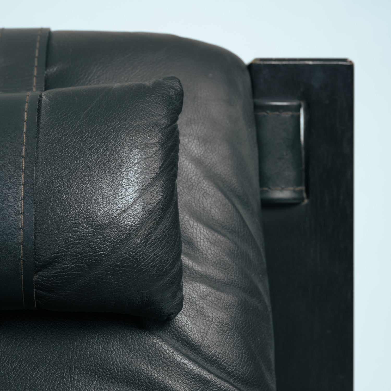 Set_of_Sonja_Wasseur_Black_Leather_Lounge_Chair_and_Ottoman,_Netherlands_1974