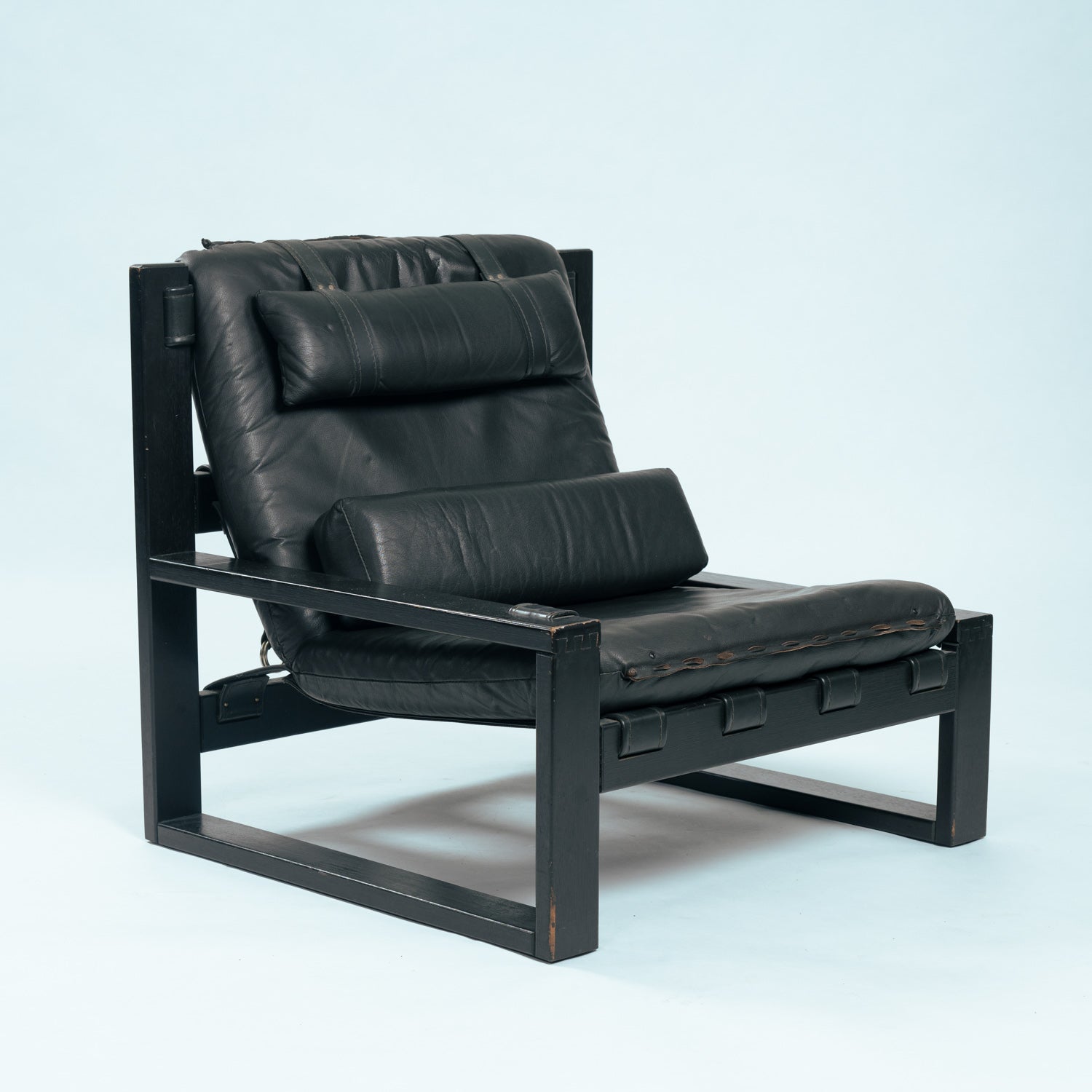 Set_of_Sonja_Wasseur_Black_Leather_Lounge_Chair_and_Ottoman,_Netherlands_1974