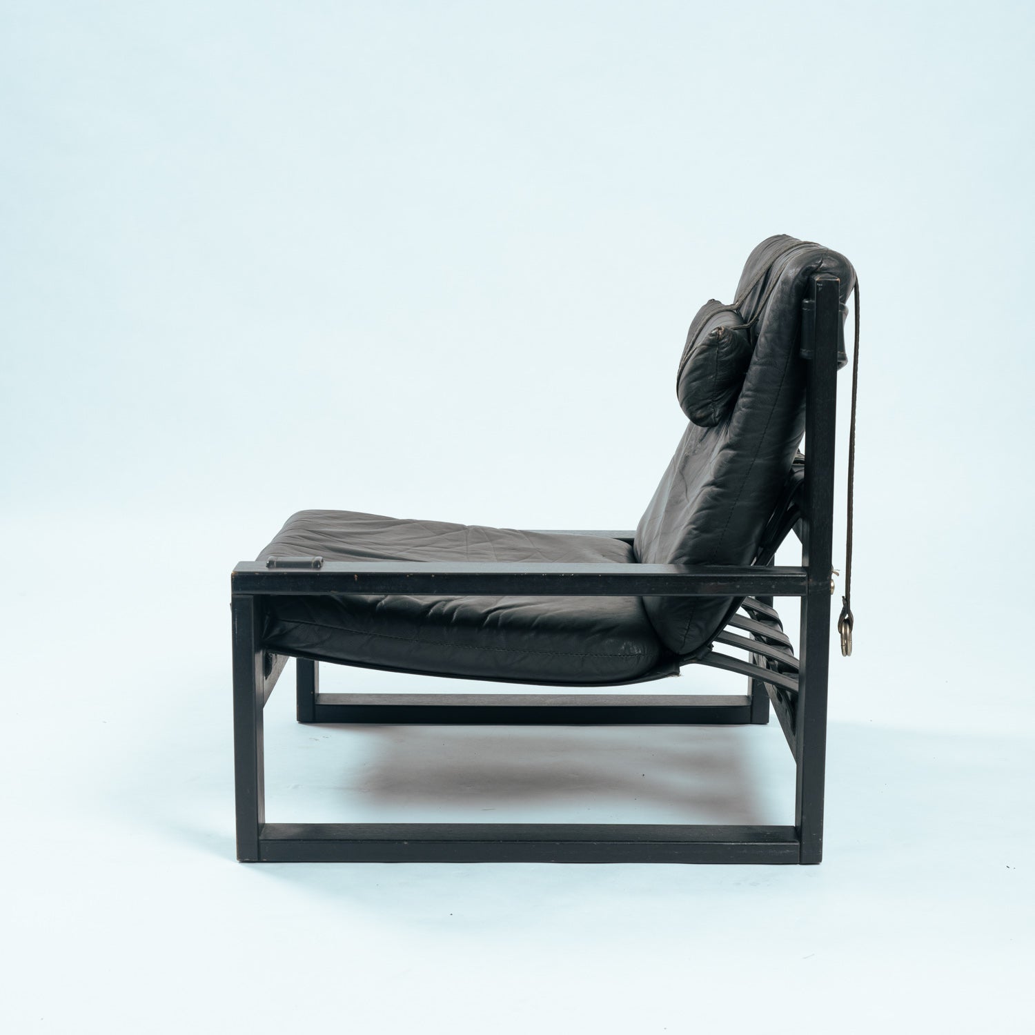 Set_of_Sonja_Wasseur_Black_Leather_Lounge_Chair_and_Ottoman,_Netherlands_1974