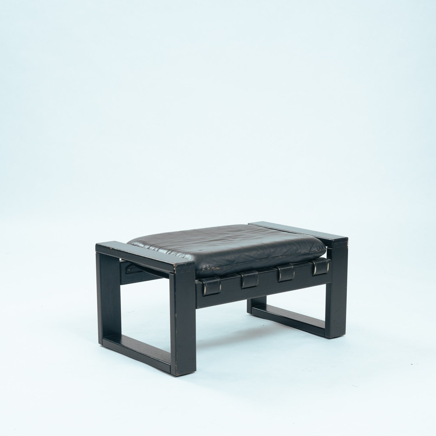 Set_of_Sonja_Wasseur_Black_Leather_Lounge_Chair_and_Ottoman,_Netherlands_1974