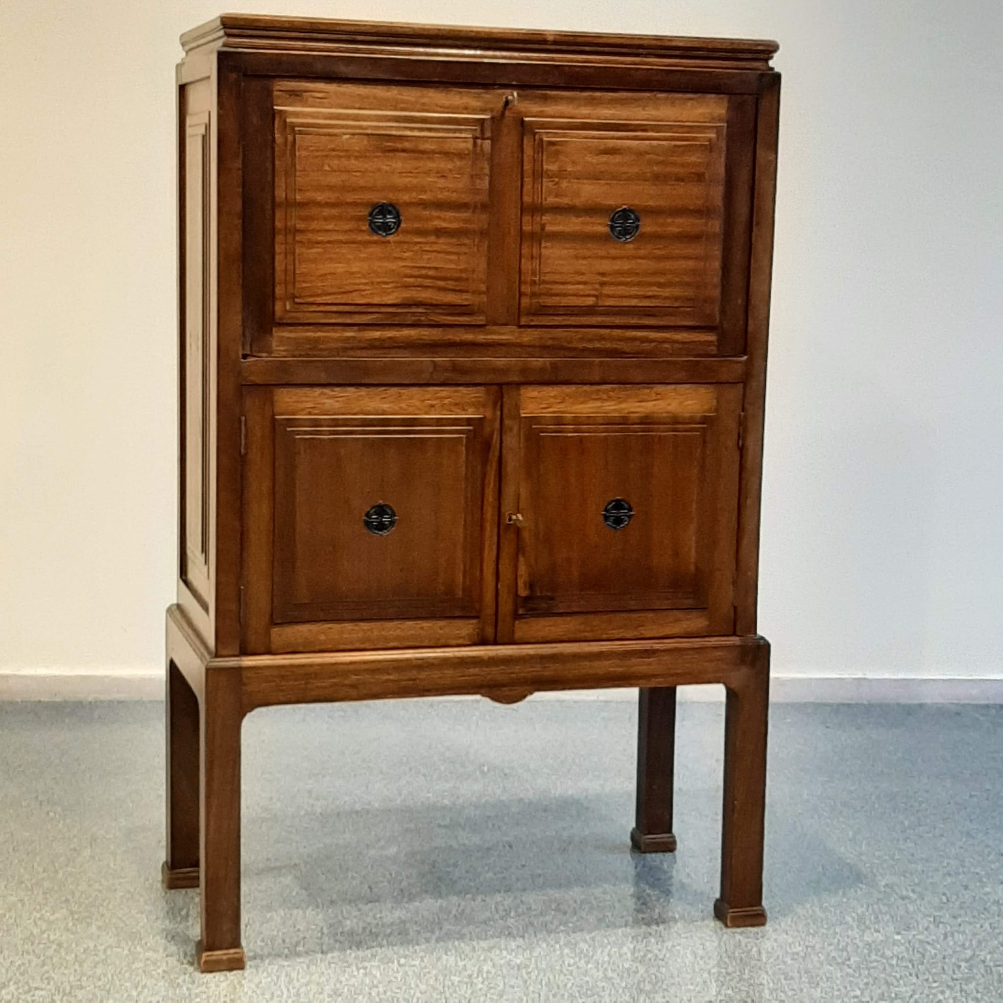 Rare_Pander_&_Sons_Hague_School_Cabinet,_Dutch_Modernist_Oak_Storage_Cabinet