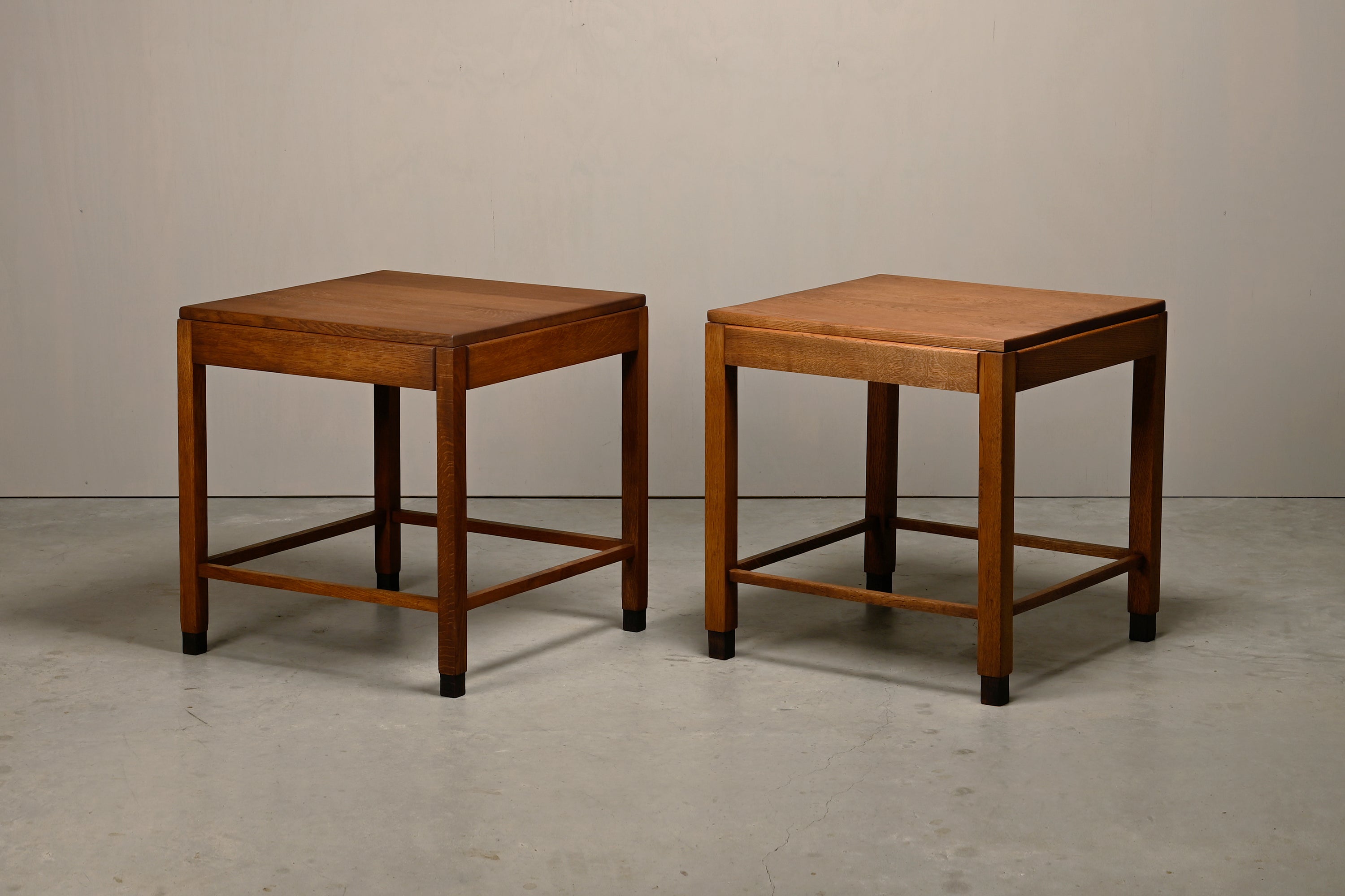 Set_of_2_Amsterdam_School_Oak_Side_Tables,_1930s,_Netherlands