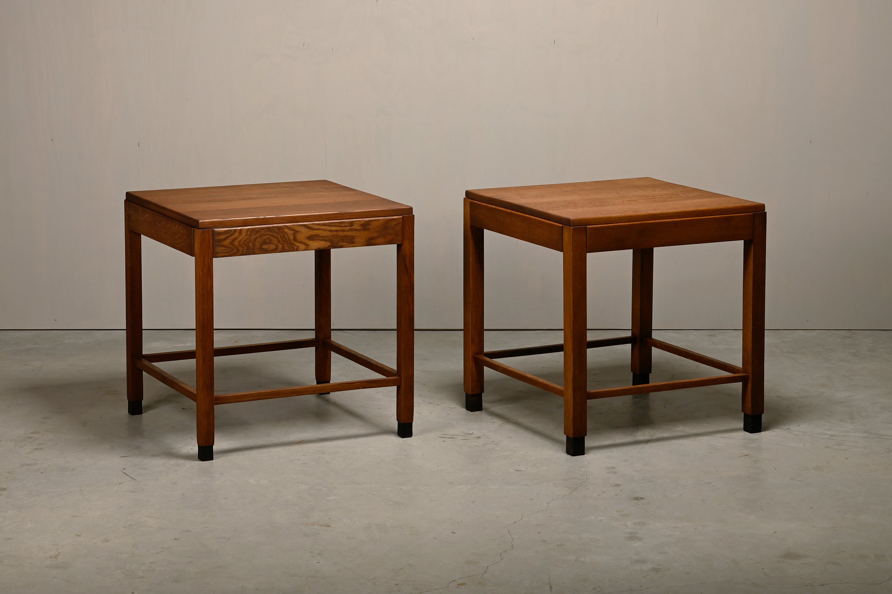 Set_of_2_Amsterdam_School_Oak_Side_Tables,_1930s,_Netherlands