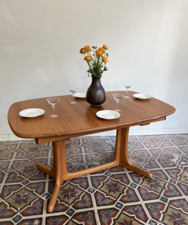 Dyrlund_Teak_Oval_Extendable_Dining_Table,_Denmark_1960s