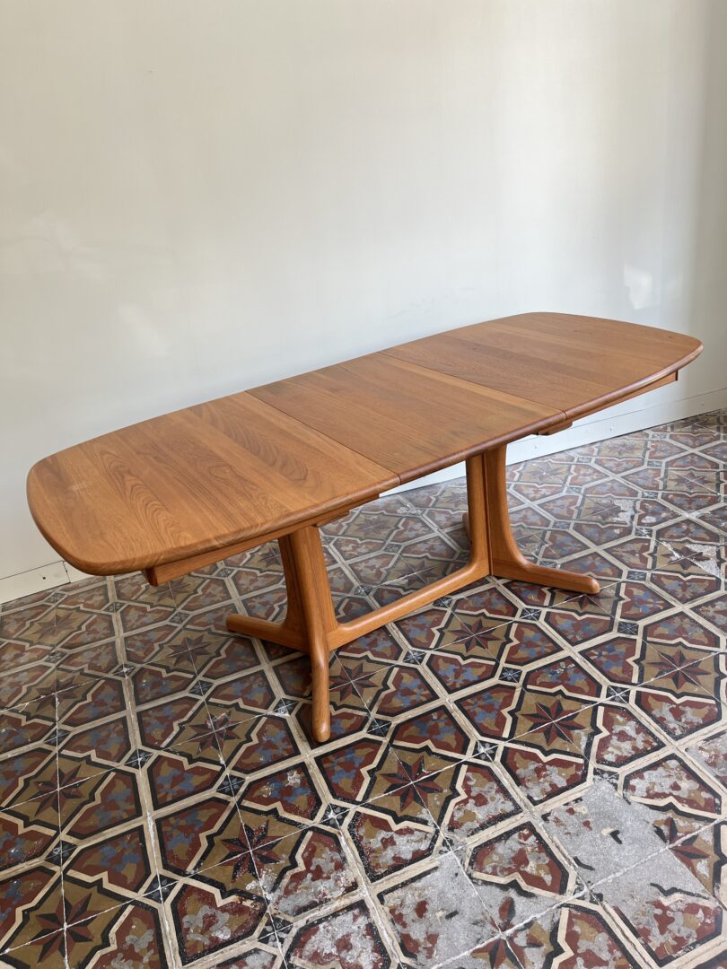 Dyrlund_Teak_Oval_Extendable_Dining_Table,_Denmark_1960s