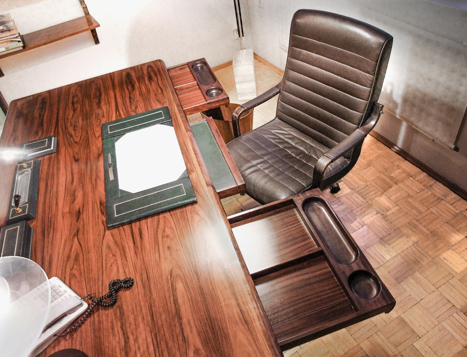 DYRLUND_Skyline_Rosewood_Executive_Office_Suite,_Denmark,_1970s