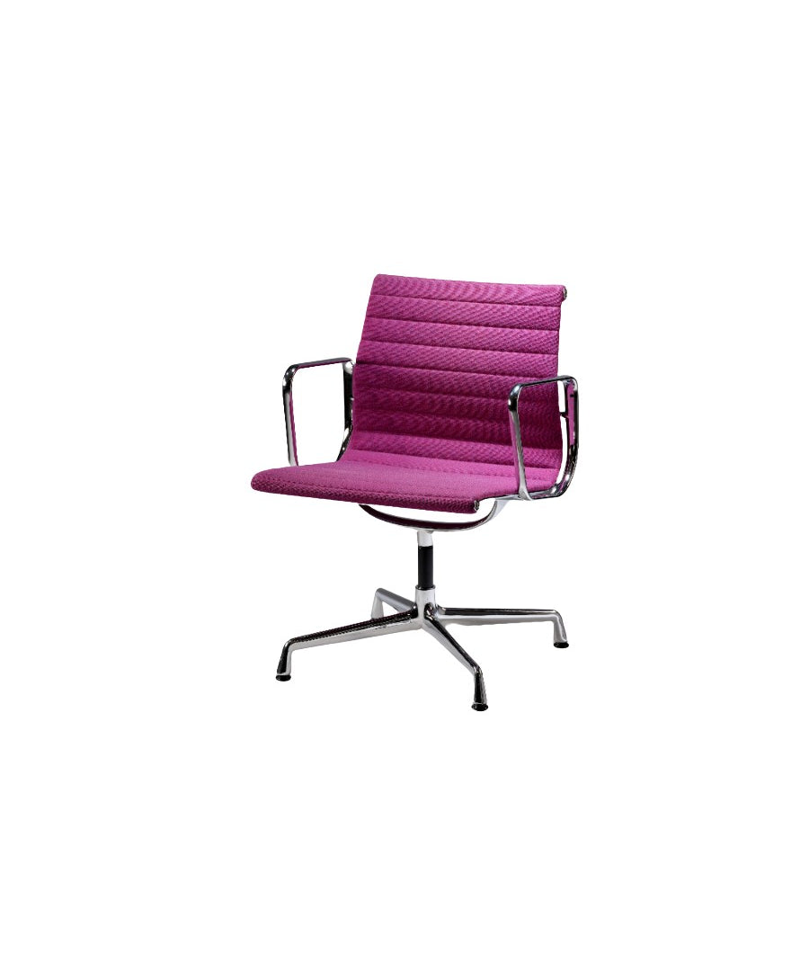 EA108_Aluminium_Chair_by_Charles_and_Ray_Eames_for_Vitra,_1958_Design,_USA