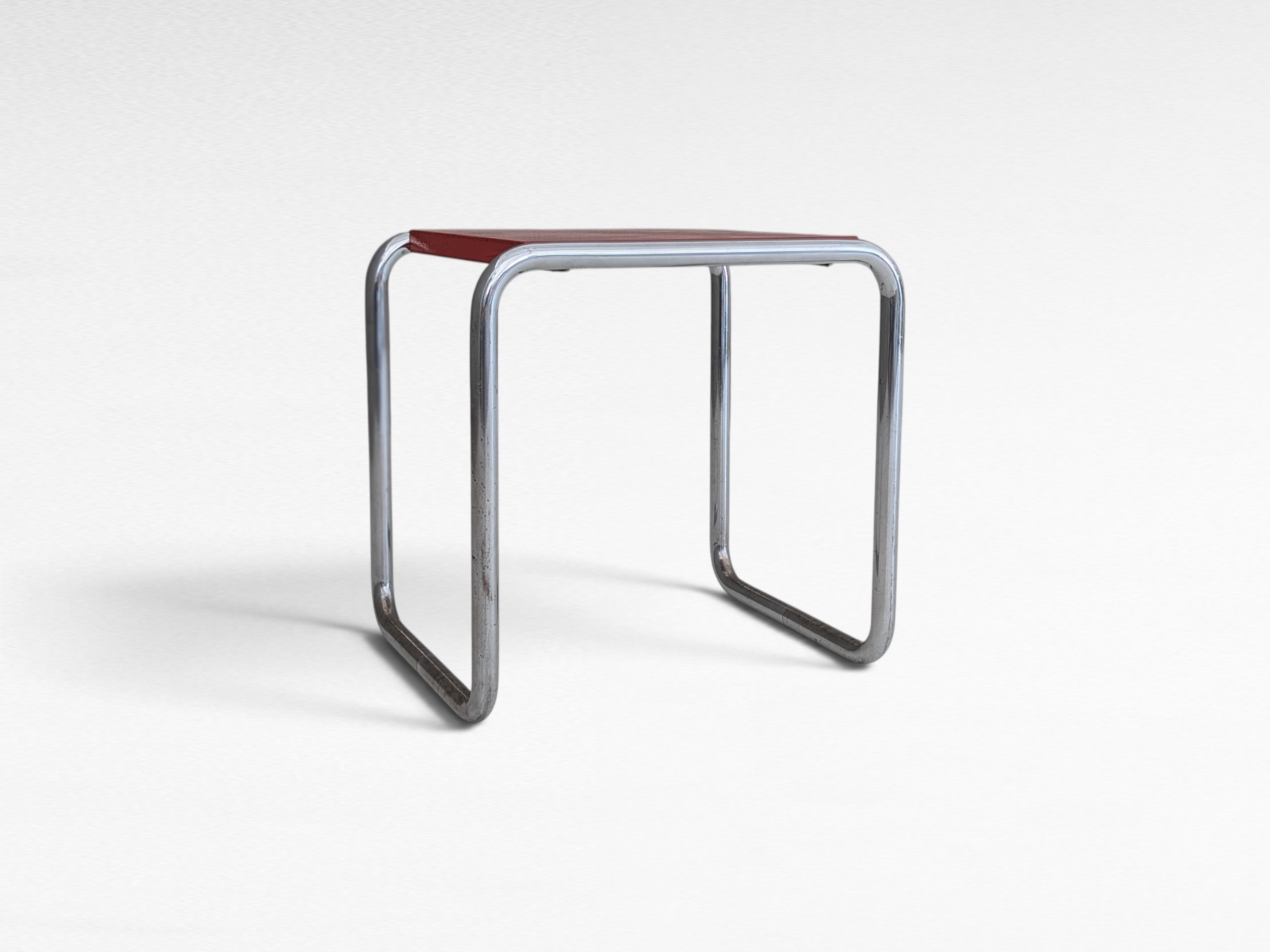 Early_B_9_Bauhaus_canteen_stool_by_Marcel_Breuer,_1930s