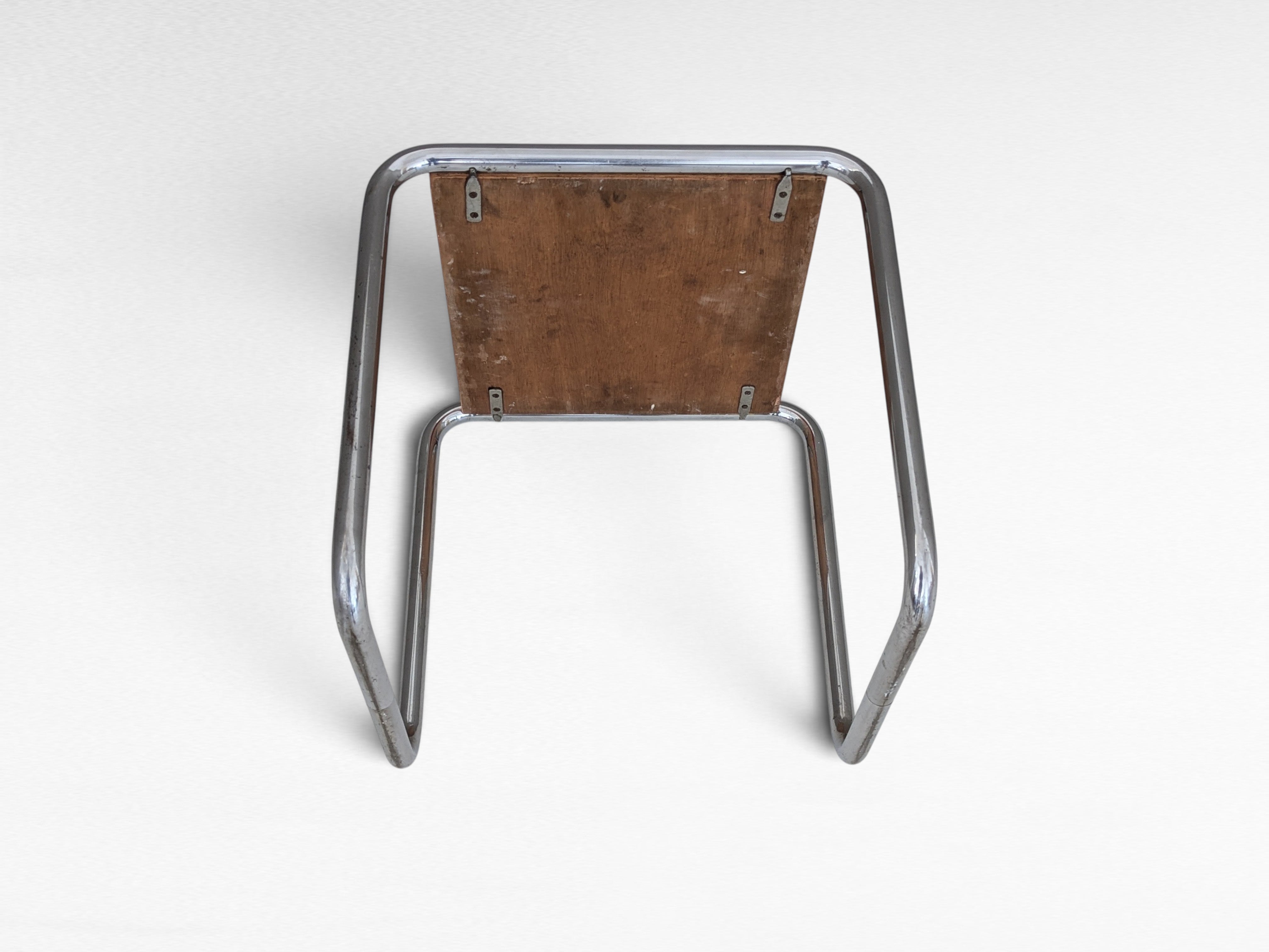 Early_B_9_Bauhaus_canteen_stool_by_Marcel_Breuer,_1930s