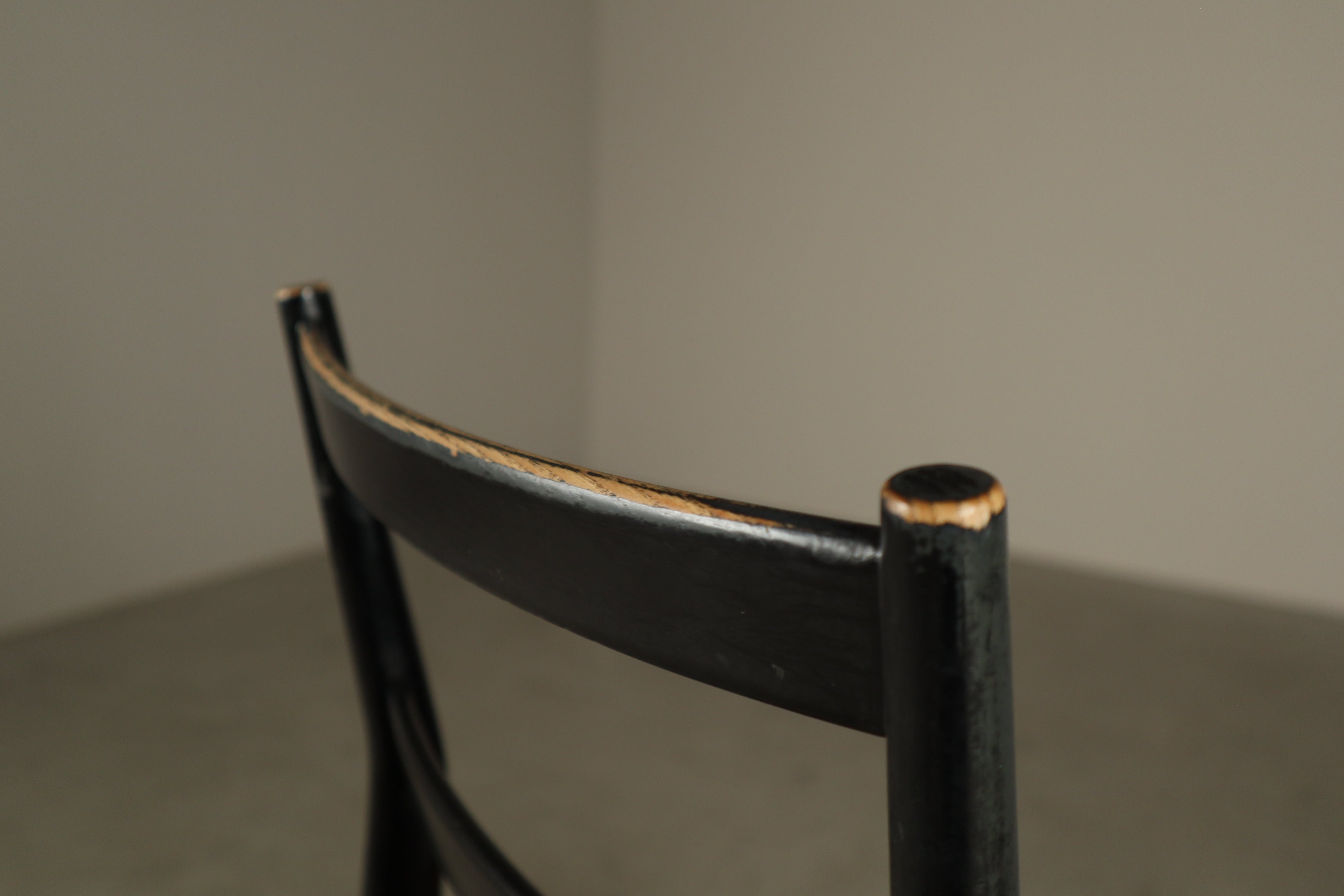 Set_of_5_Early_Cassina_Leggera_646_chairs_by_Gio_Ponti,_Italy_1952