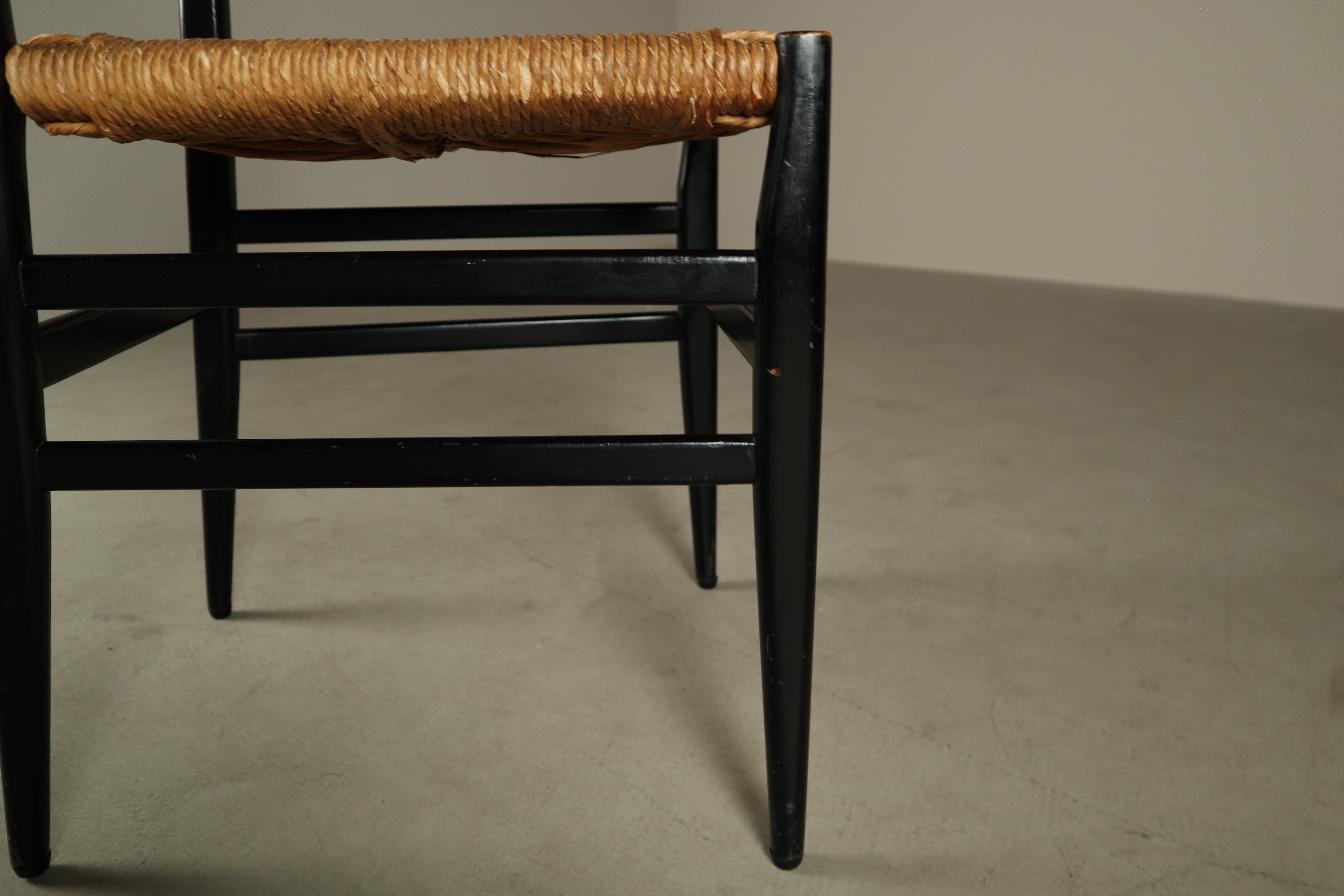 Set_of_5_Early_Cassina_Leggera_646_chairs_by_Gio_Ponti,_Italy_1952