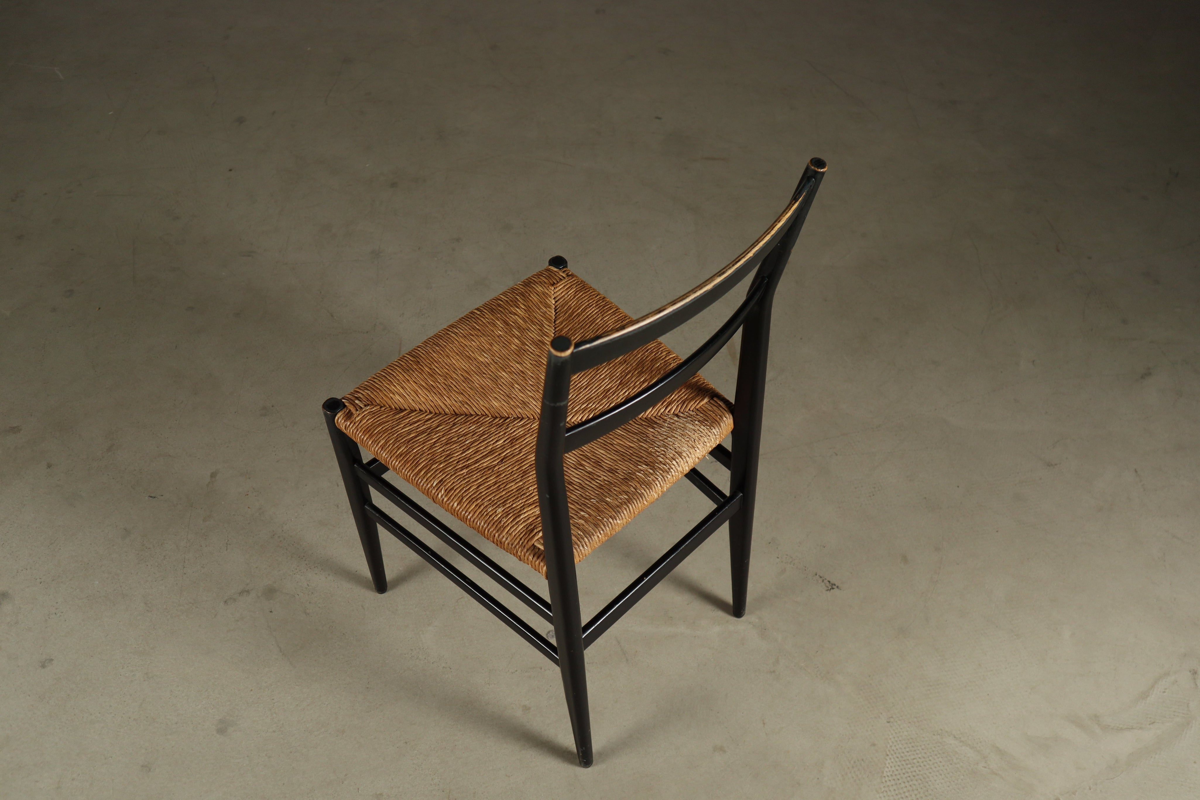 Set_of_5_Early_Cassina_Leggera_646_chairs_by_Gio_Ponti,_Italy_1952