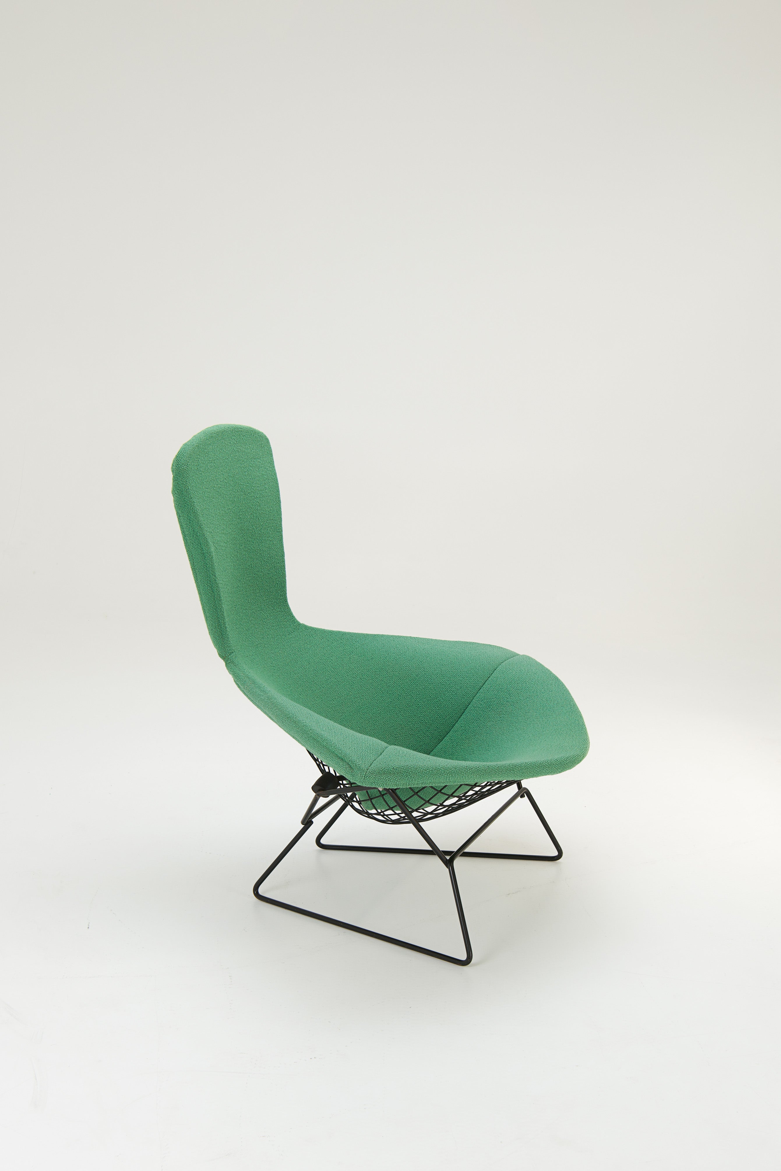 Early_Edition_Bird_Chair_by_Harry_Bertoia
