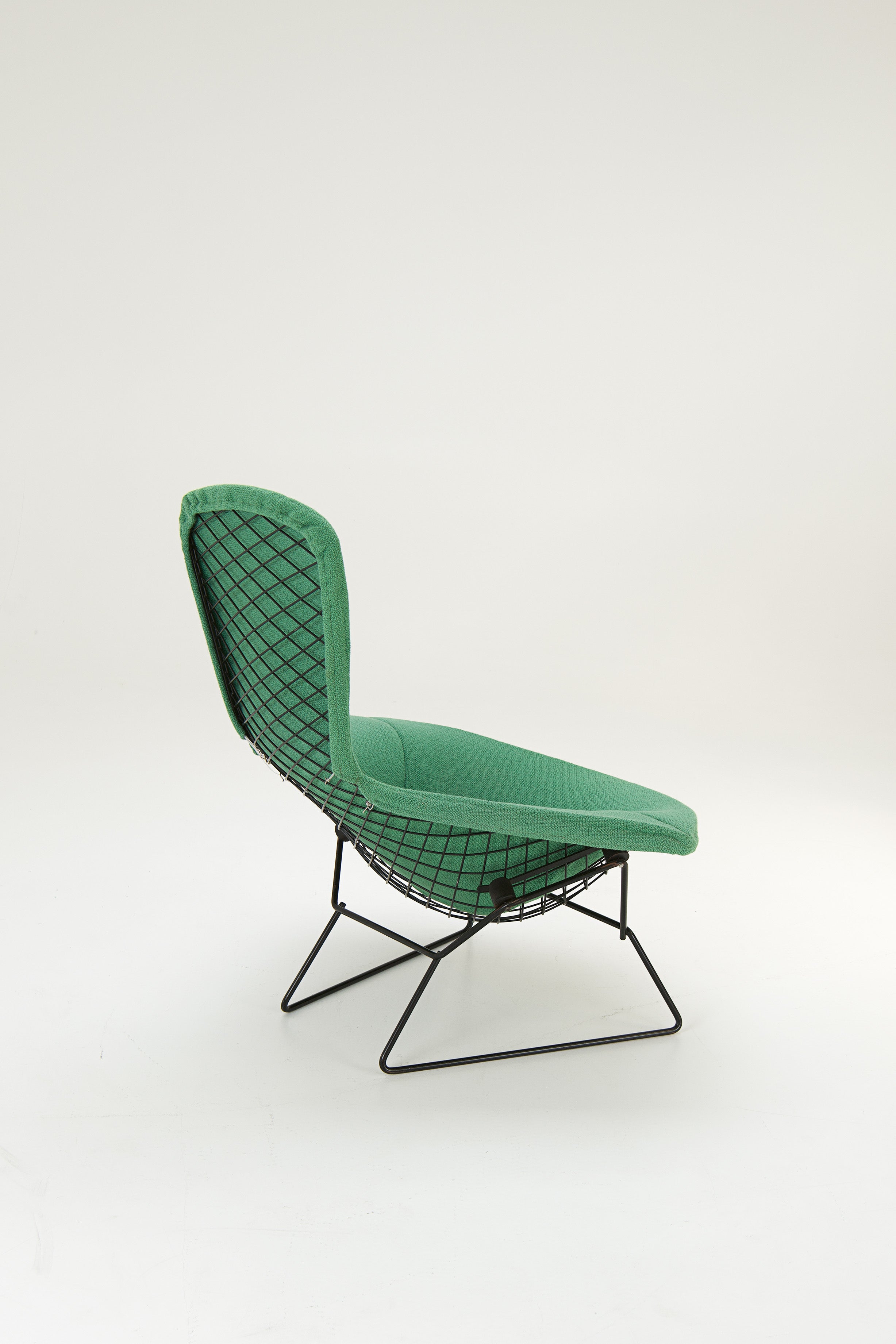 Early_Edition_Bird_Chair_by_Harry_Bertoia