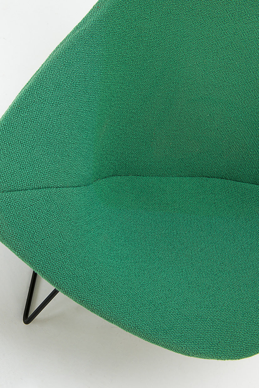 Early_Edition_Bird_Chair_by_Harry_Bertoia