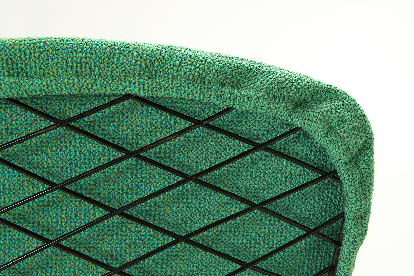 Early_Edition_Bird_Chair_by_Harry_Bertoia