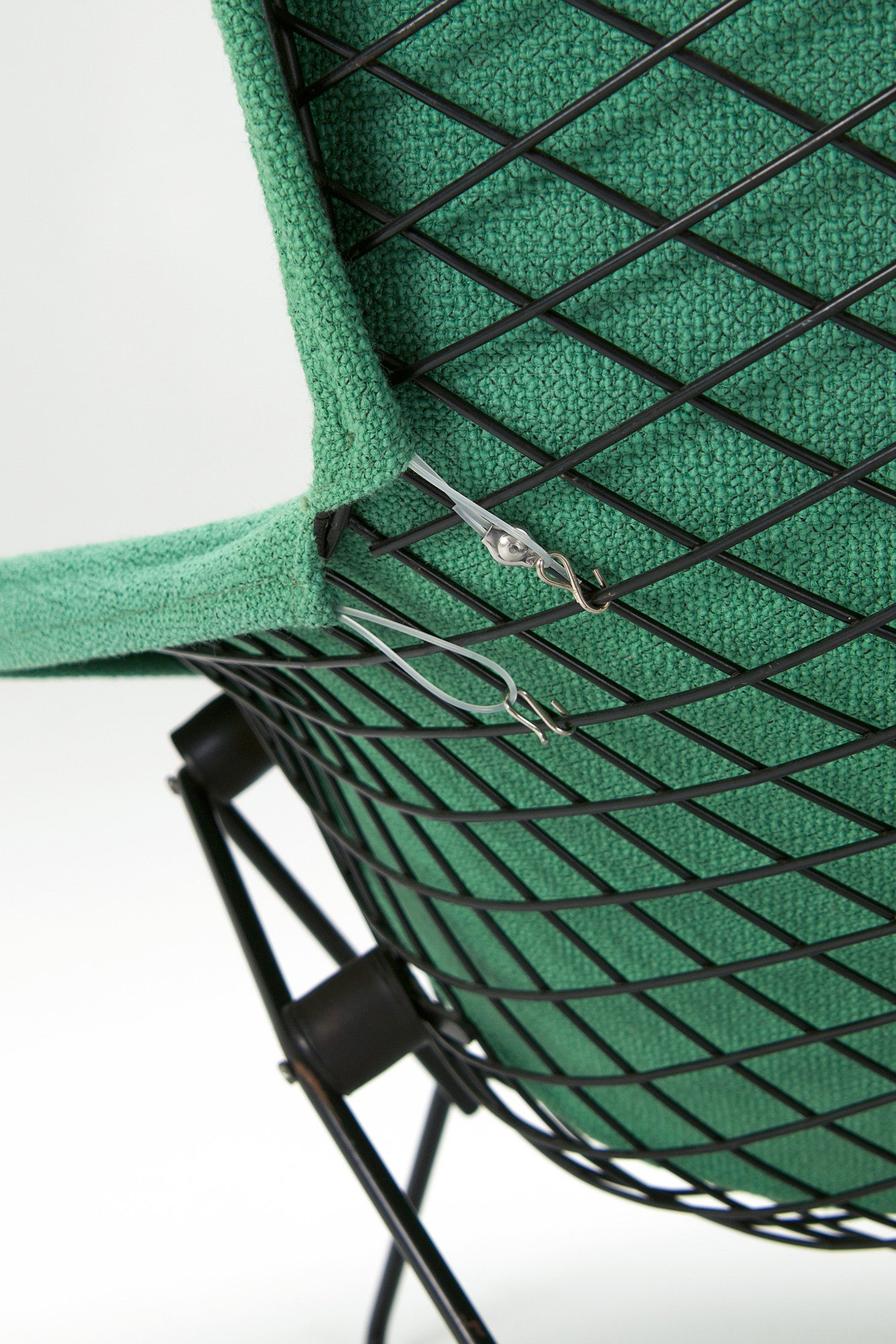 Early_Edition_Bird_Chair_by_Harry_Bertoia