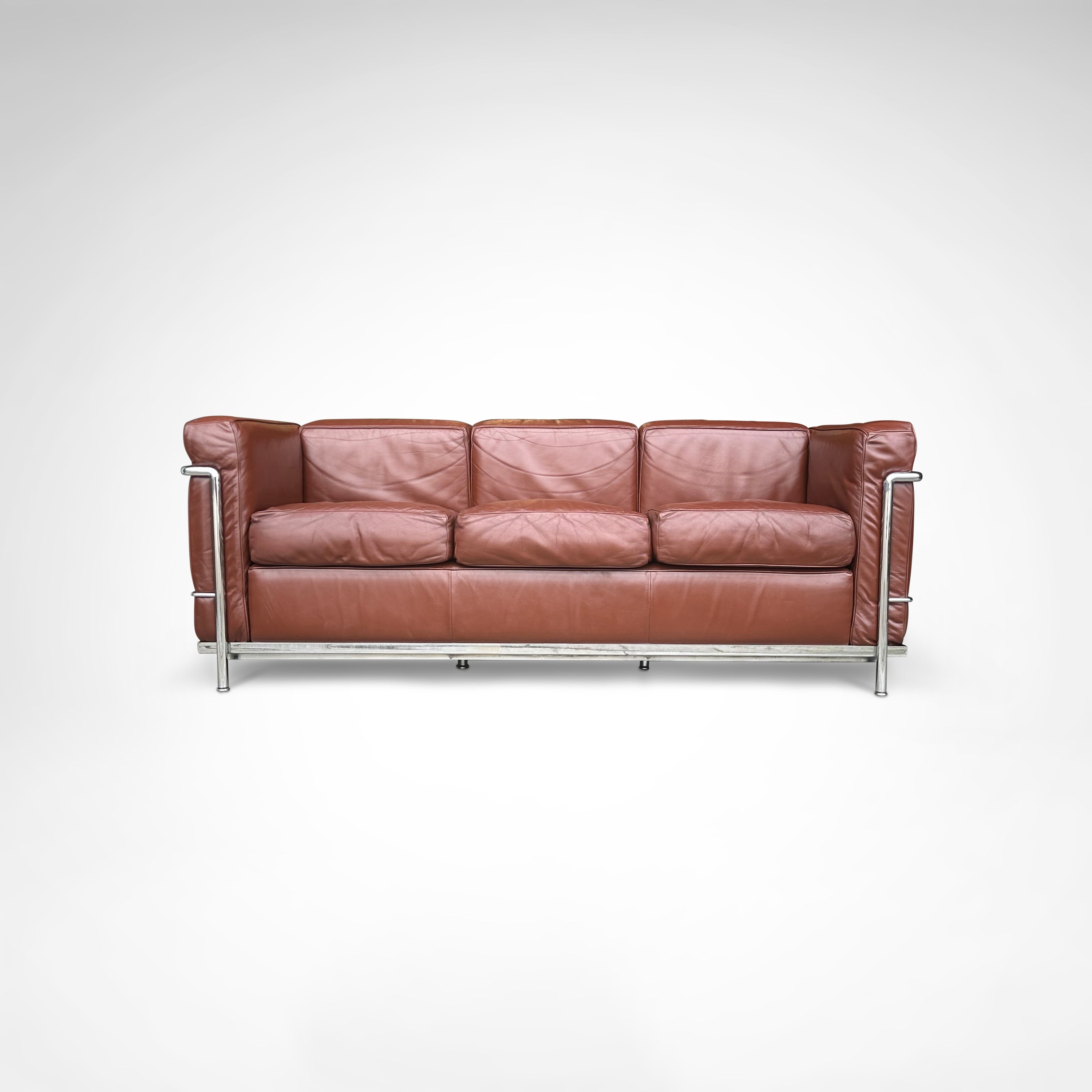 Early_LC2_Three_Seater_Sofa_by_Le_Corbusier_for_Cassina,_1970s,_Italy