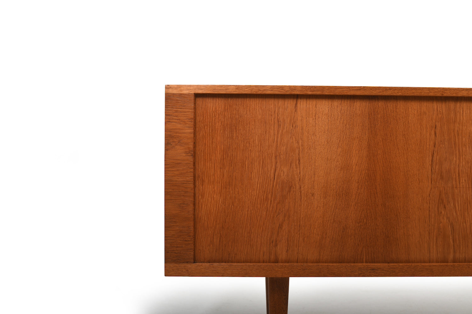 Early_RY25_Sideboard_by_Hans_J._Wegner_for_Ry_Møbler