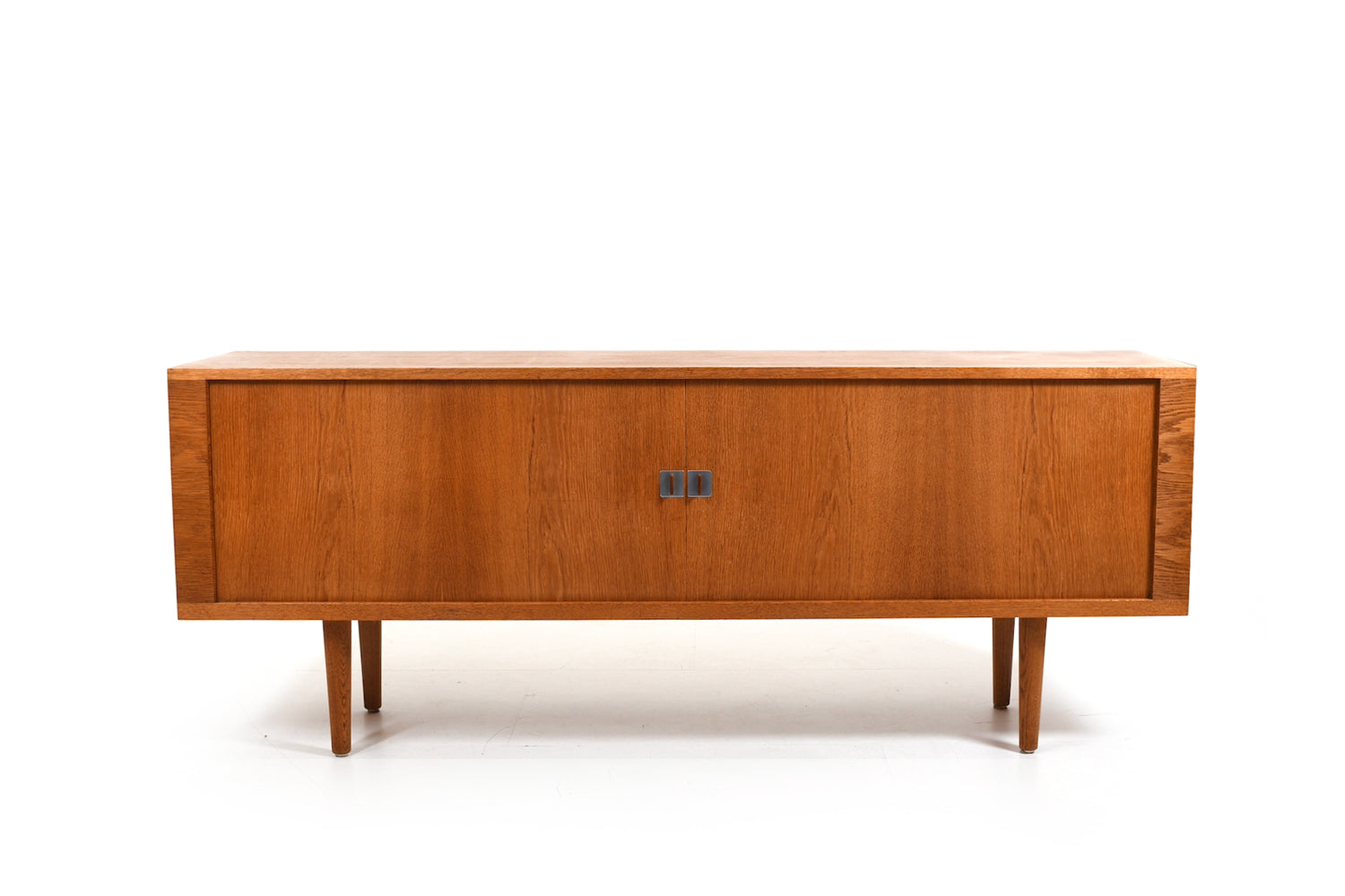 Early_RY25_Sideboard_by_Hans_J._Wegner_for_Ry_Møbler